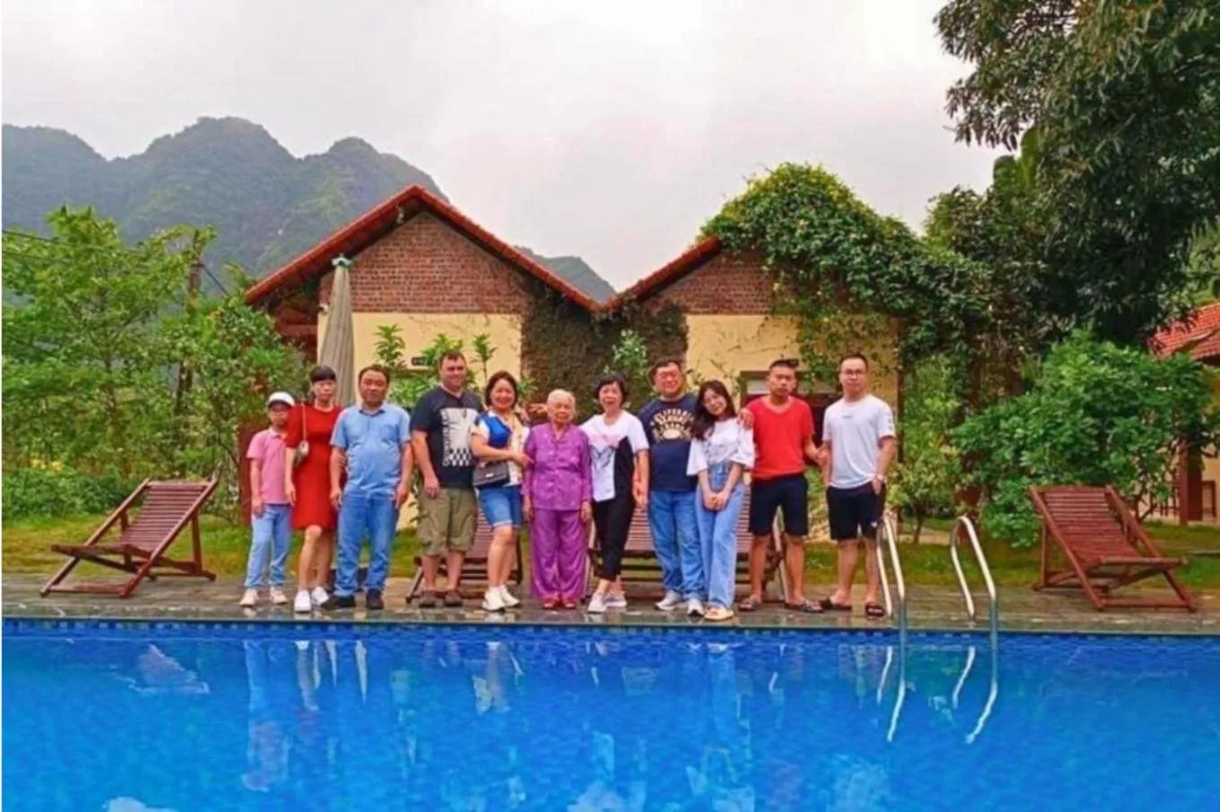 People in Trang An Retreat
