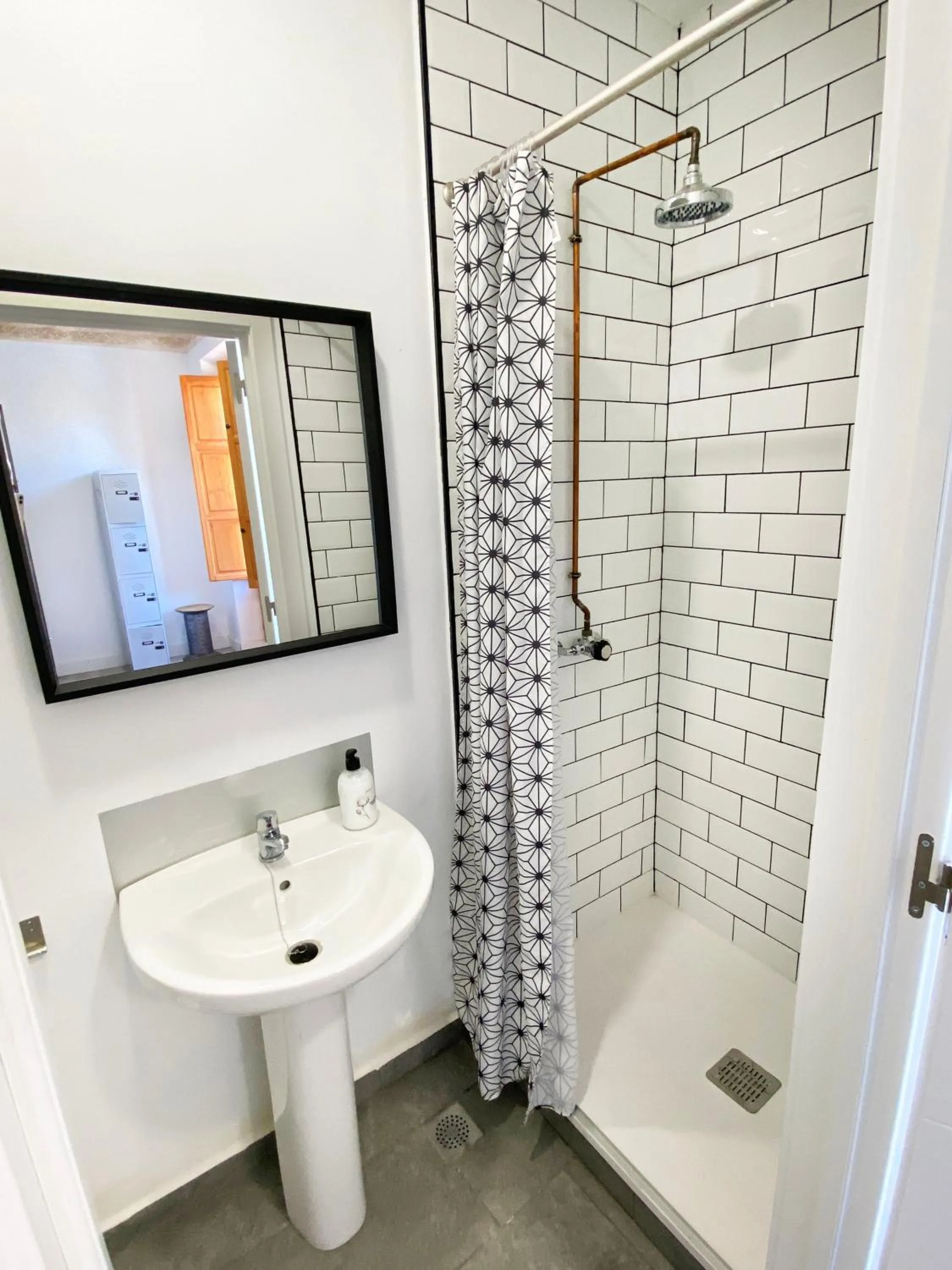 Shower in ECO Hostel