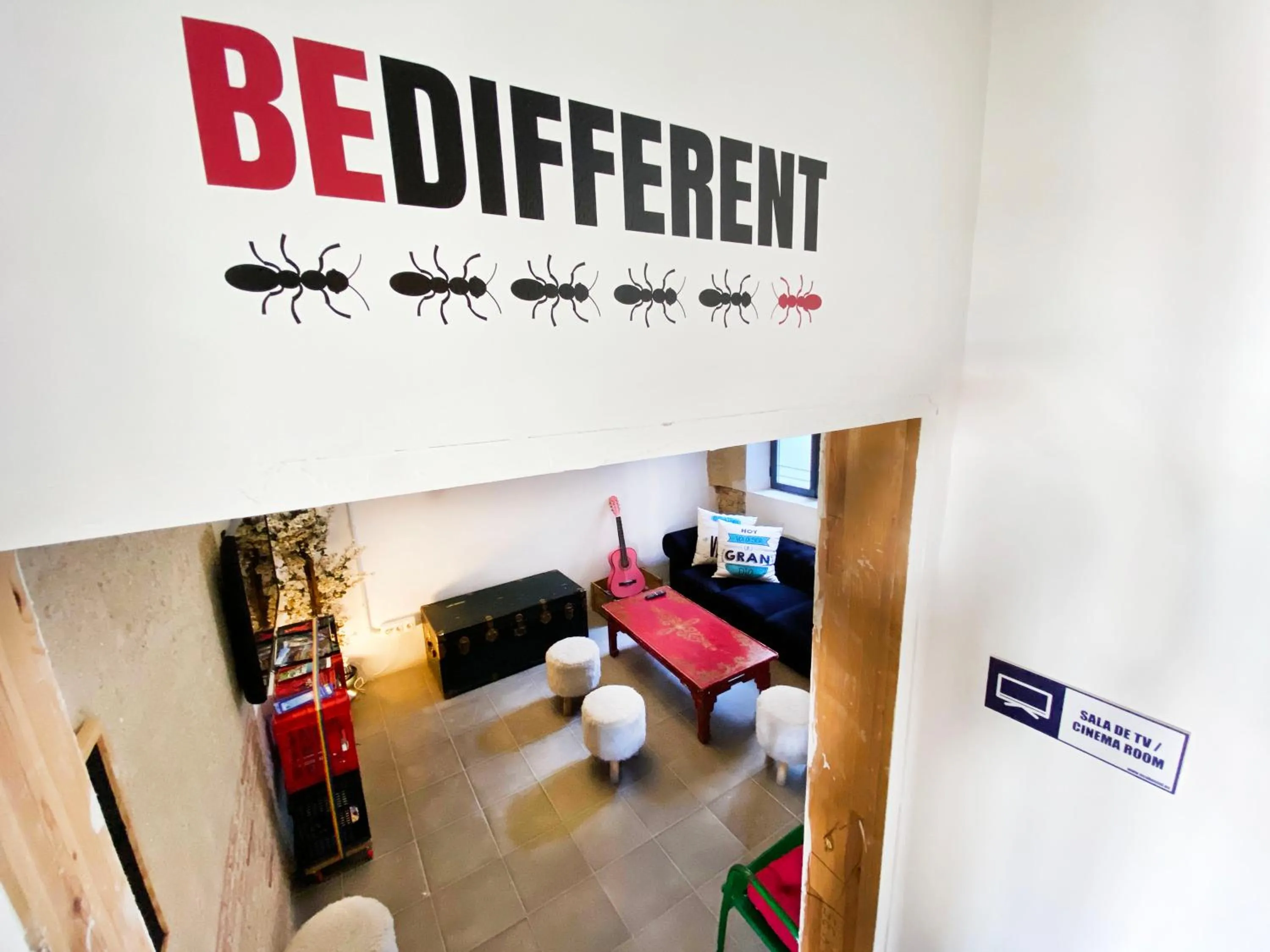 Communal lounge/ TV room, Bed in ECO Hostel