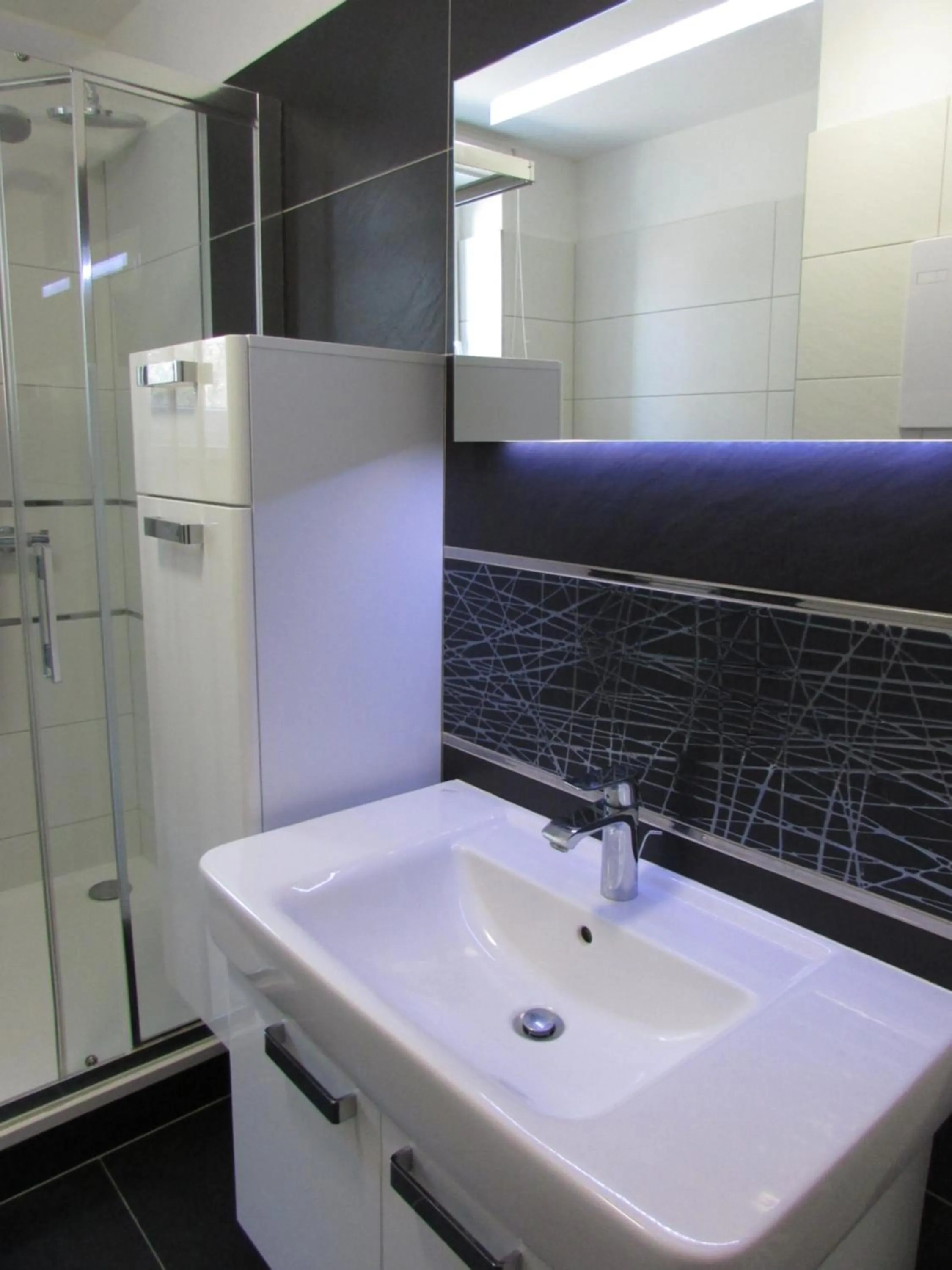 Bathroom in Beautiful city center Apartment with private parking