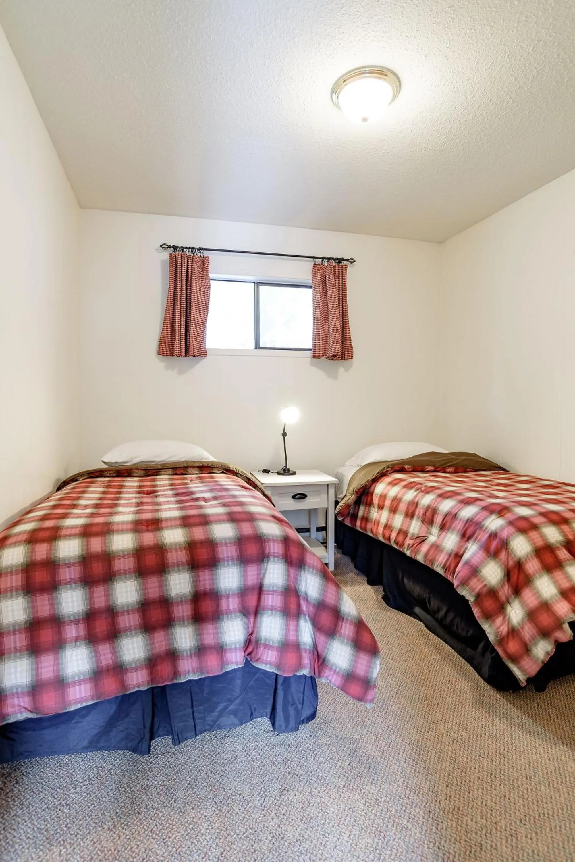 Bed in Green Acres Lakeside Resort Salt Spring Island