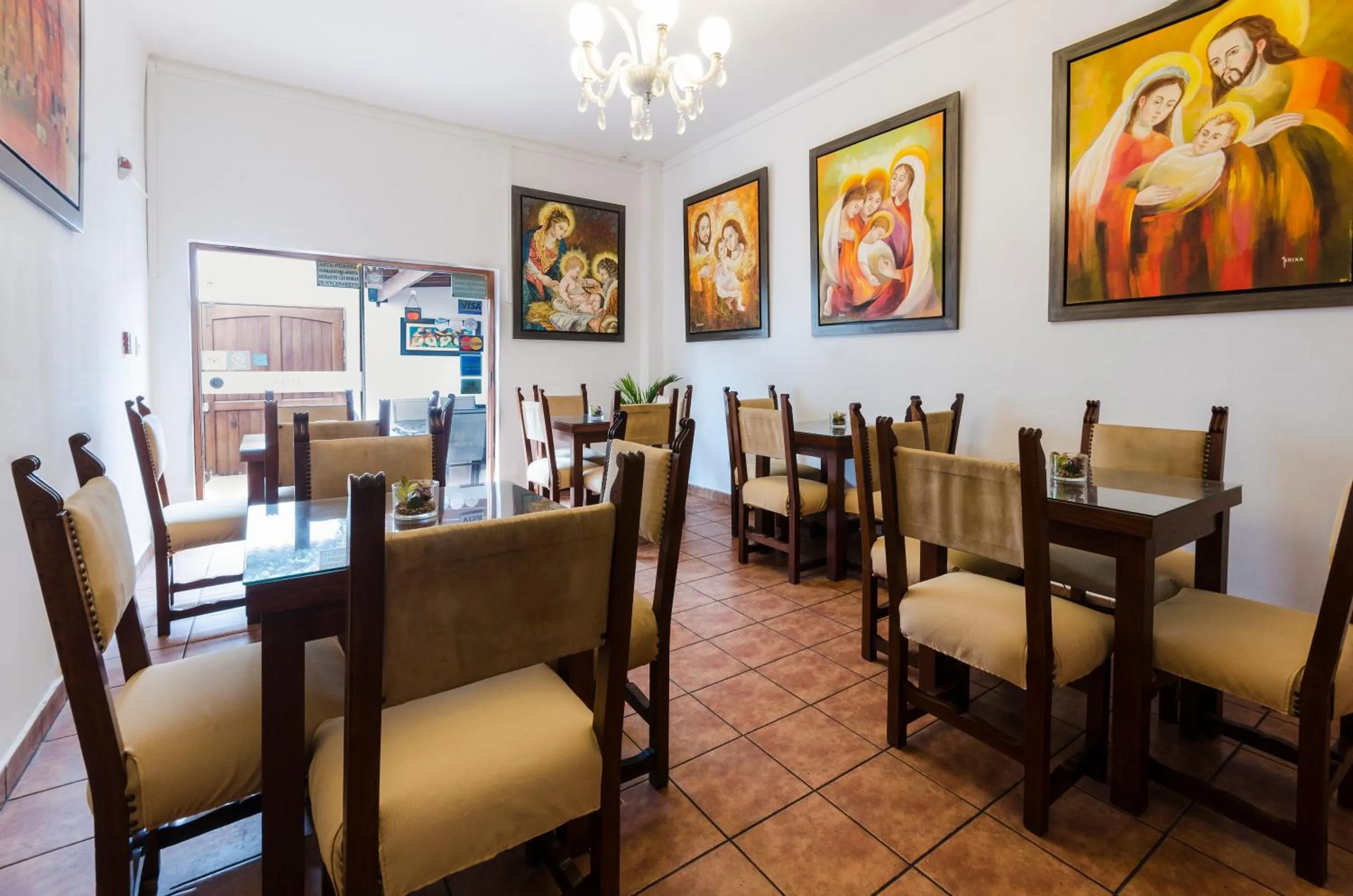 Restaurant/places to eat in Jose Luis Hostal Boutique