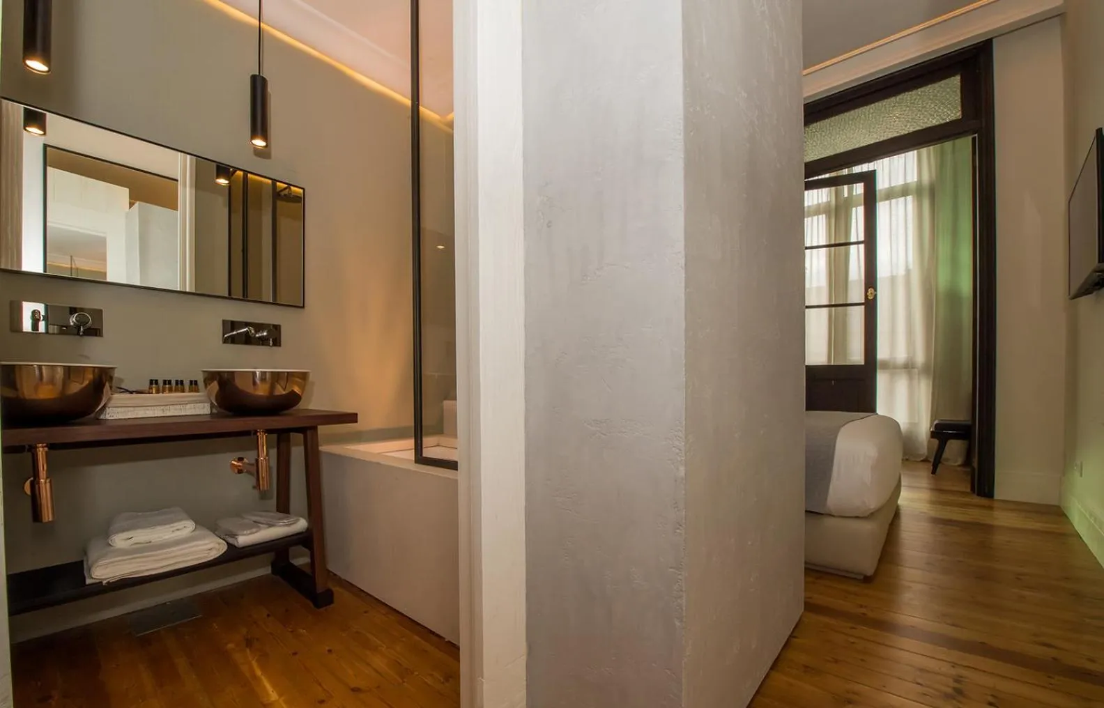 Bathroom, TV/Entertainment Center in Hotel Boutique Loriente
