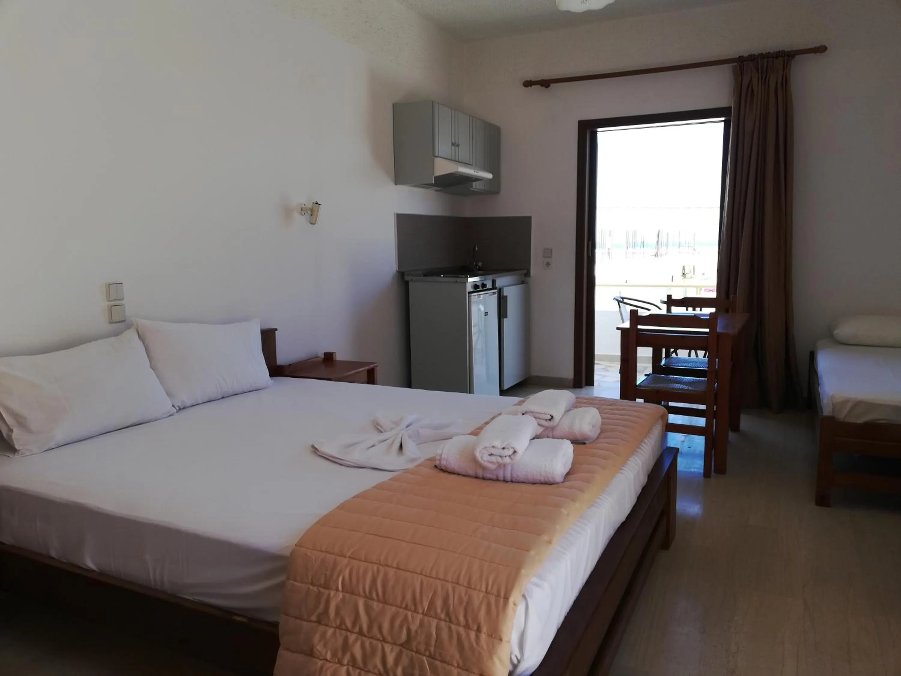 Photo of the whole room, Bed in Karmi Apartments