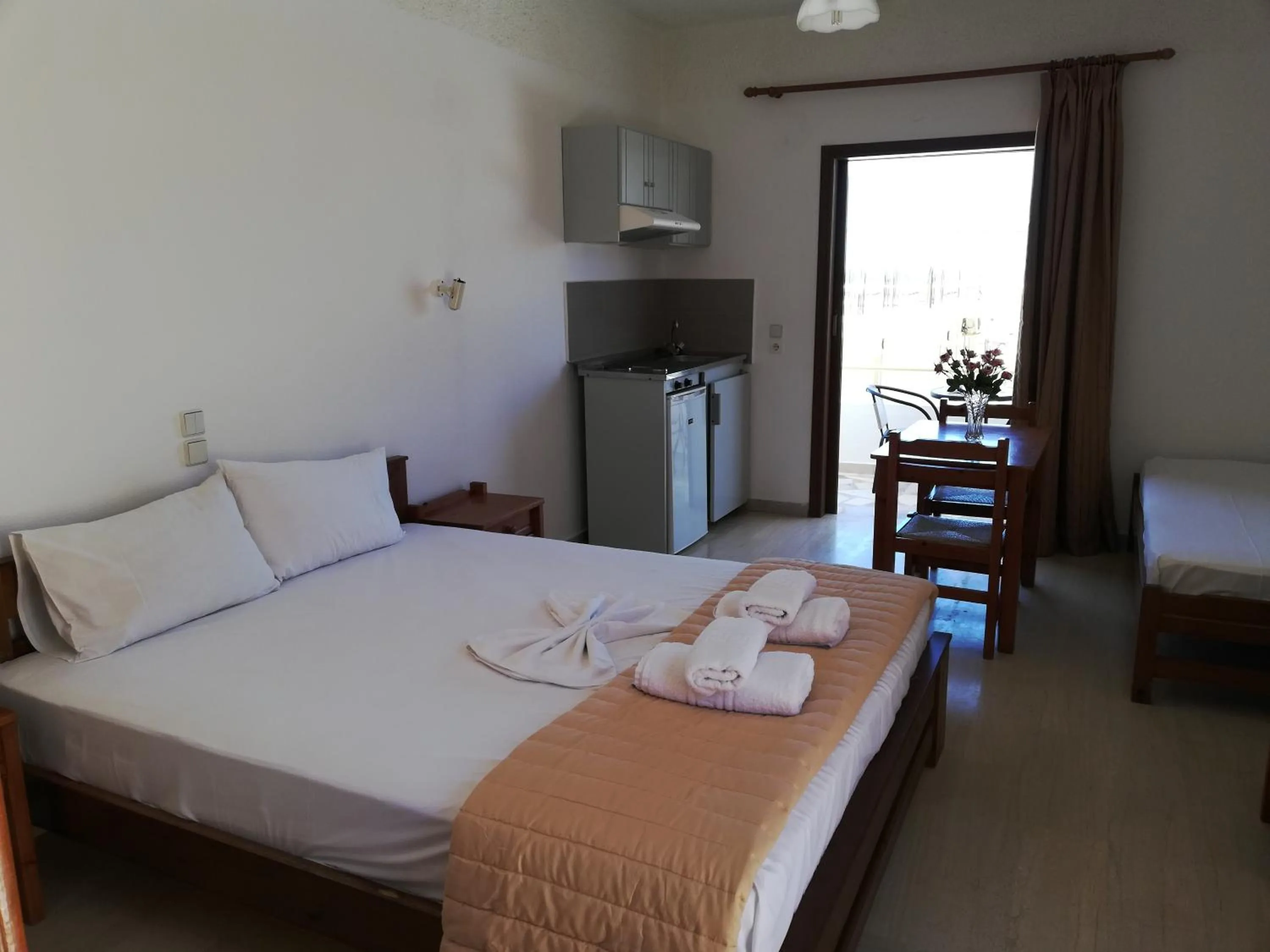 Photo of the whole room, Bed in Karmi Apartments