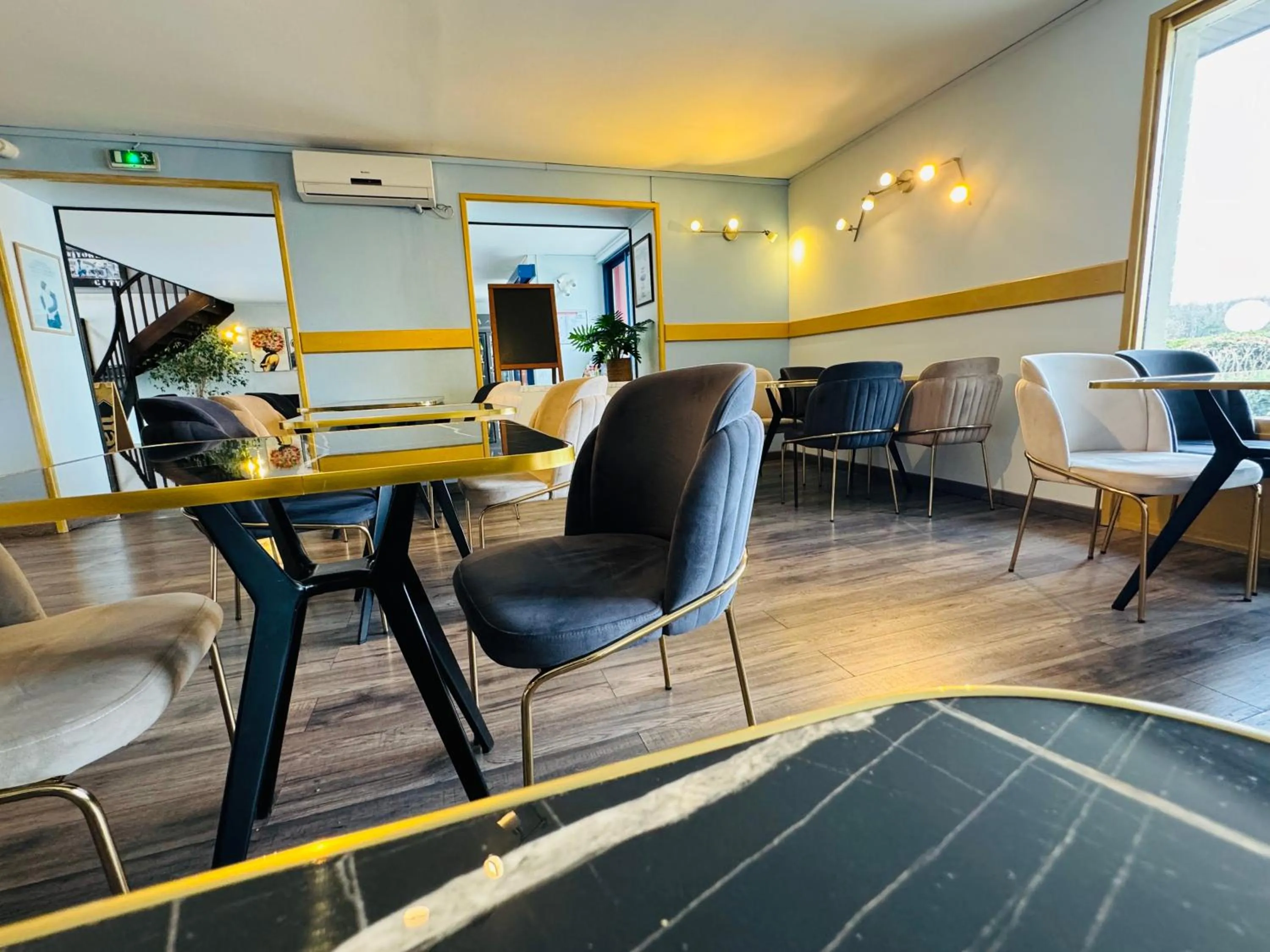 Property building in Kyriad Toulouse Sud - Roques