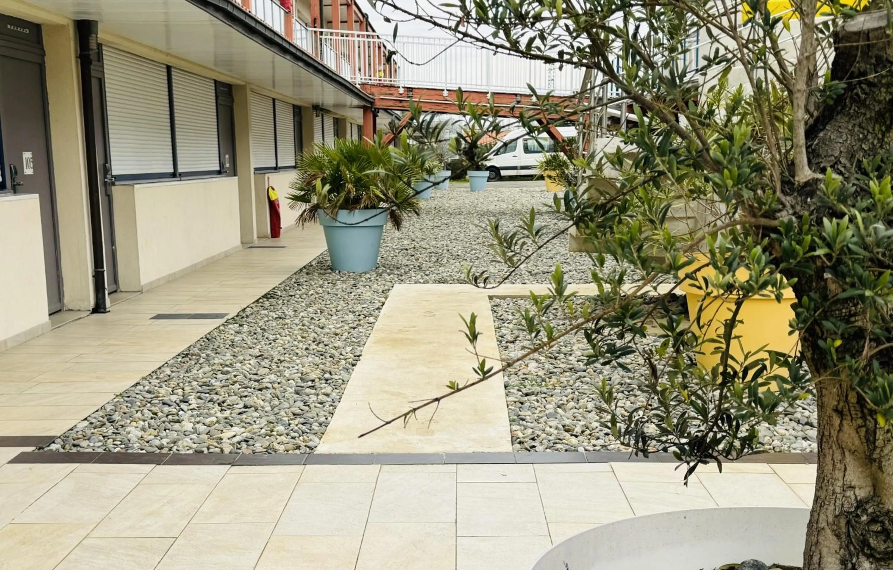 Property building in Kyriad Toulouse Sud - Roques