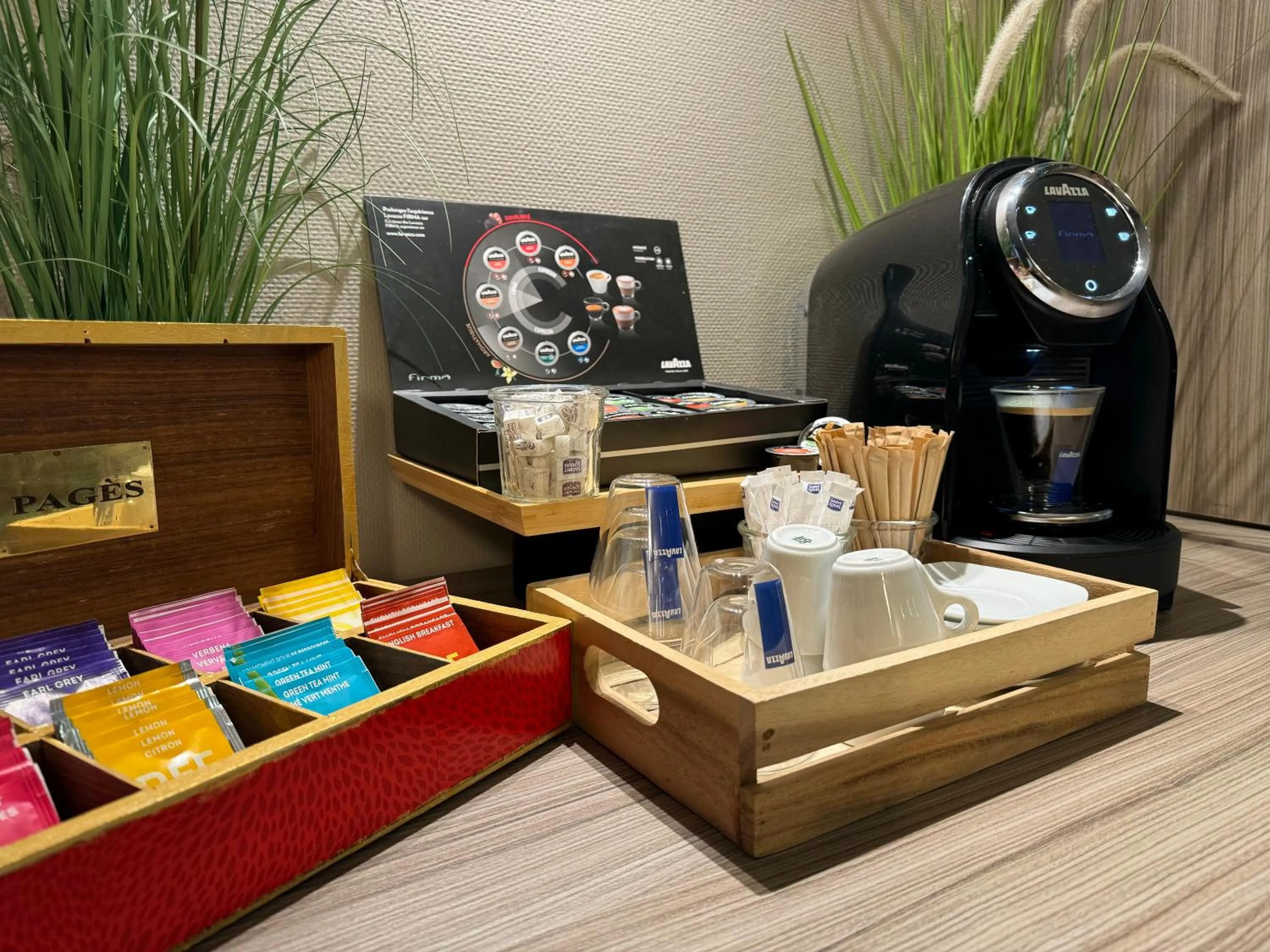 Lounge or bar in Kyriad Toulouse Sud - Roques