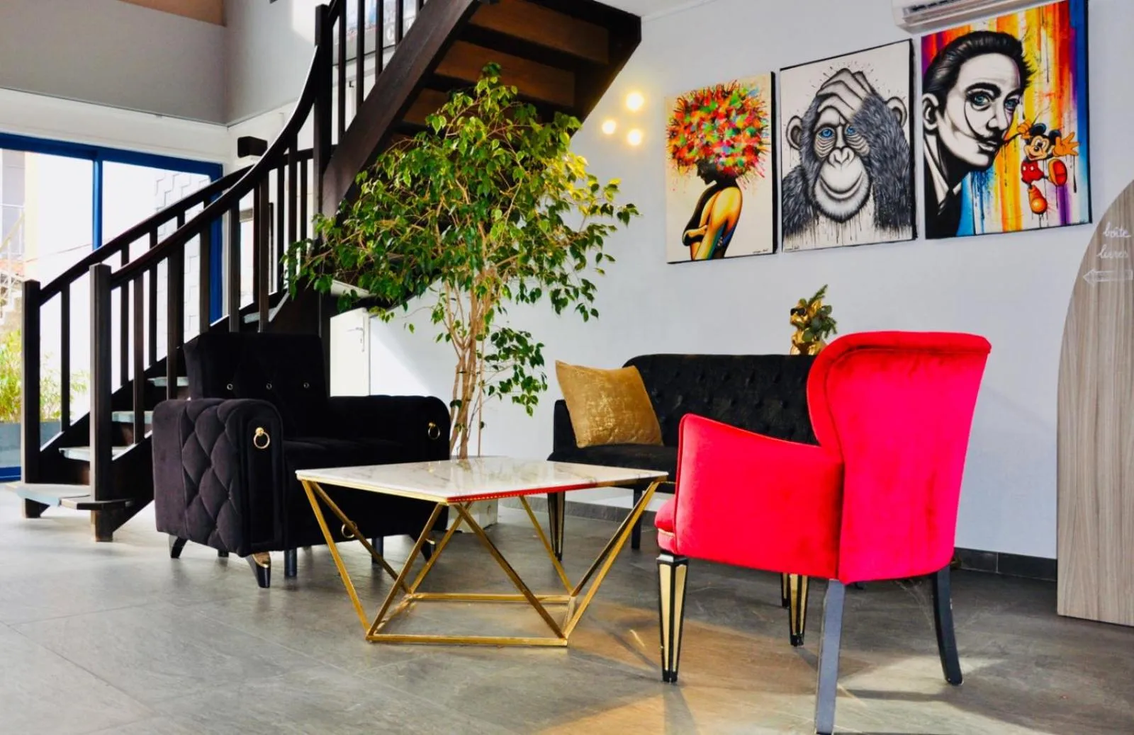 Living room in Kyriad Toulouse Sud - Roques