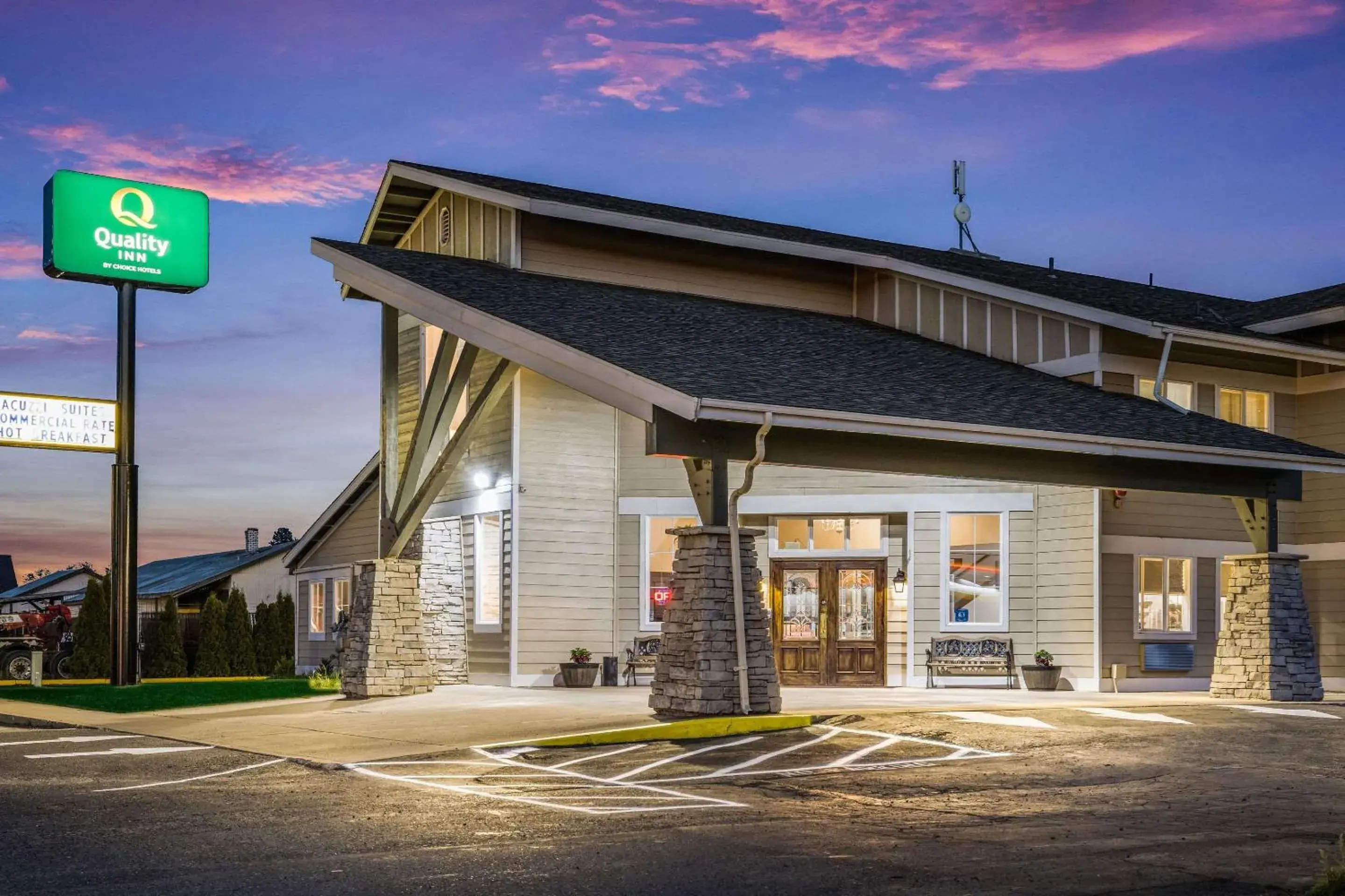 Property building in Quality Inn Cle Elum-Ellensburg Property building in Quality Inn Cle Elum-Ellensburg