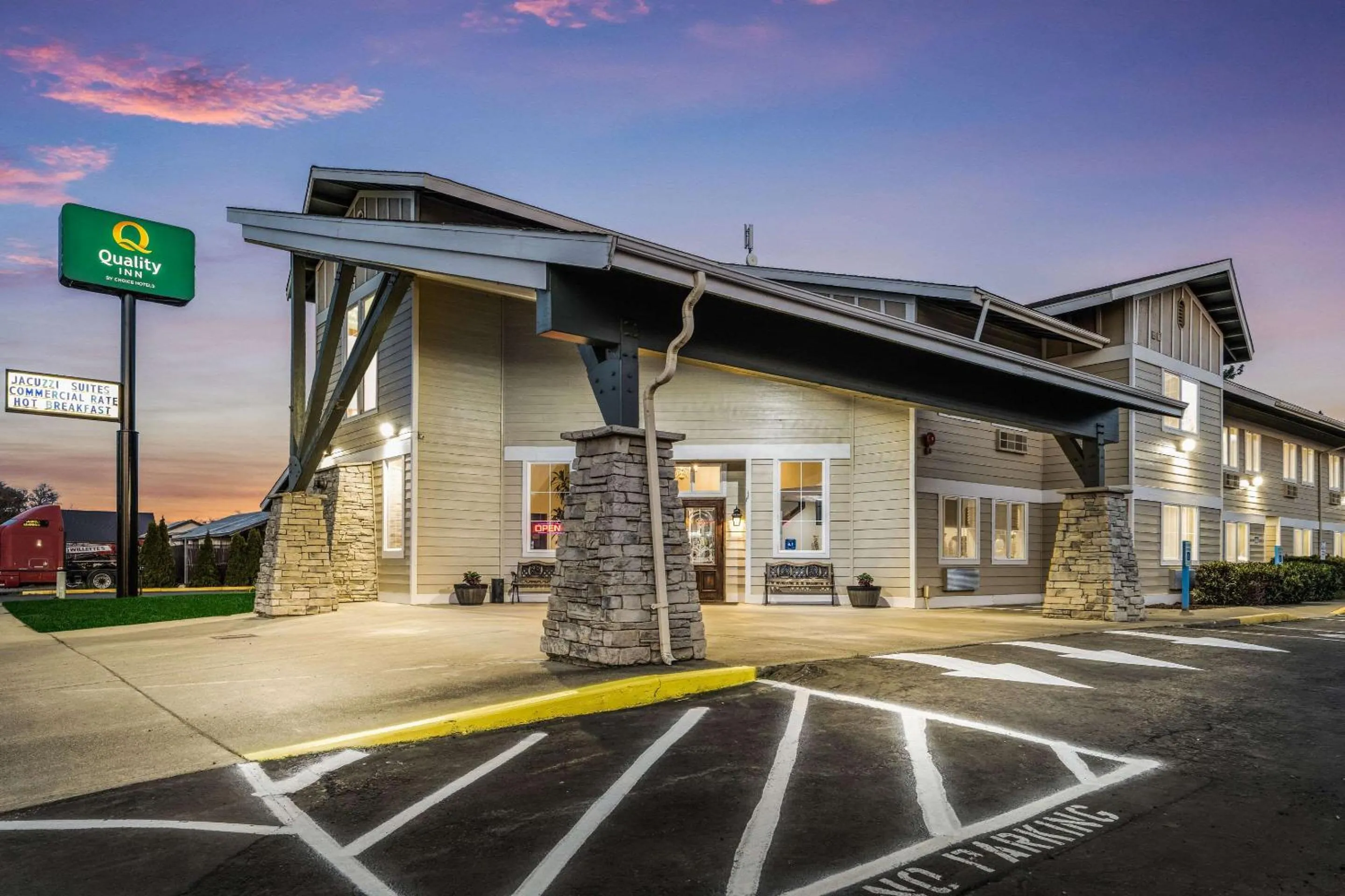 Property building in Quality Inn Cle Elum-Ellensburg