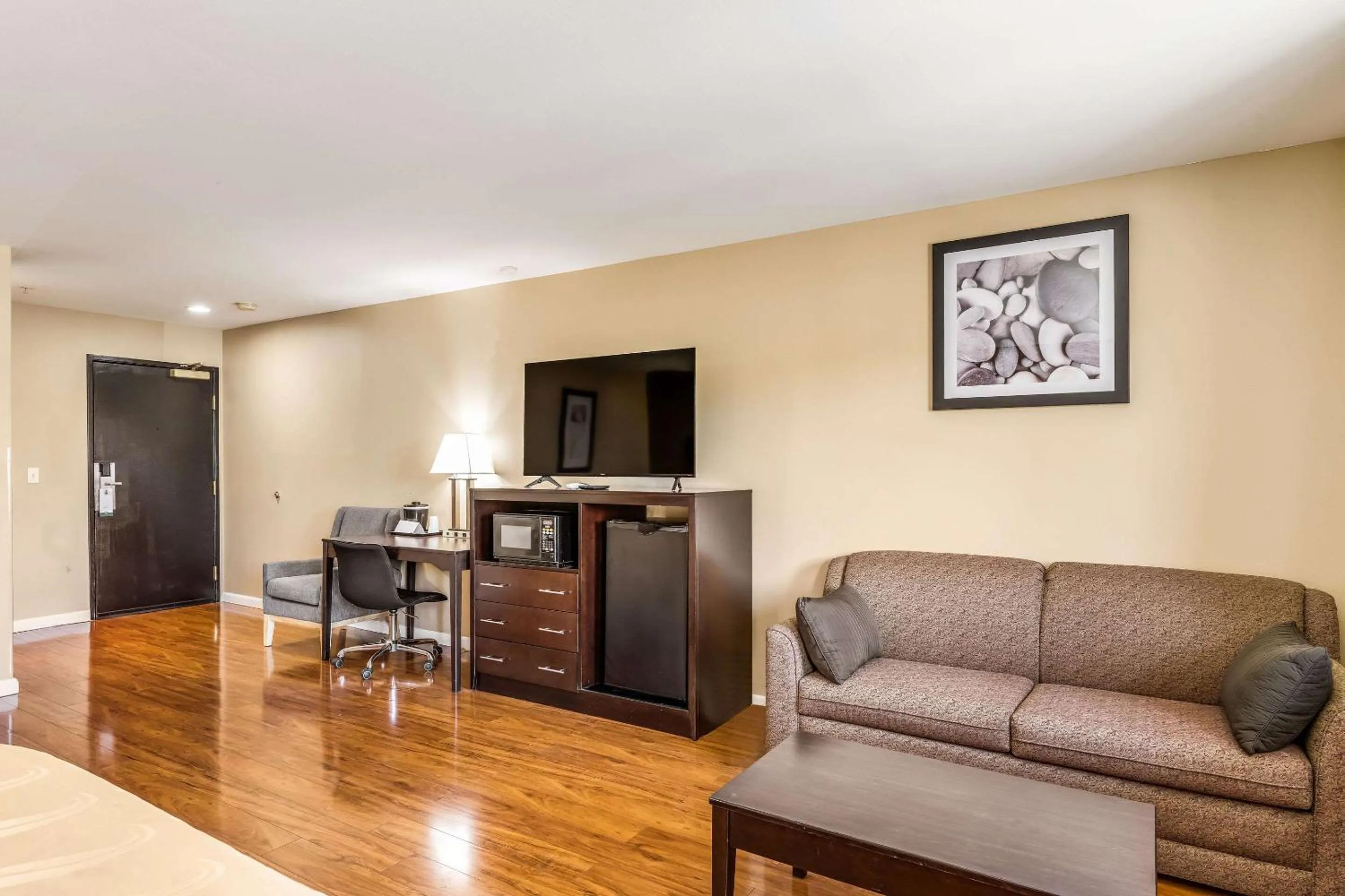 TV and multimedia in Quality Inn Cle Elum-Ellensburg