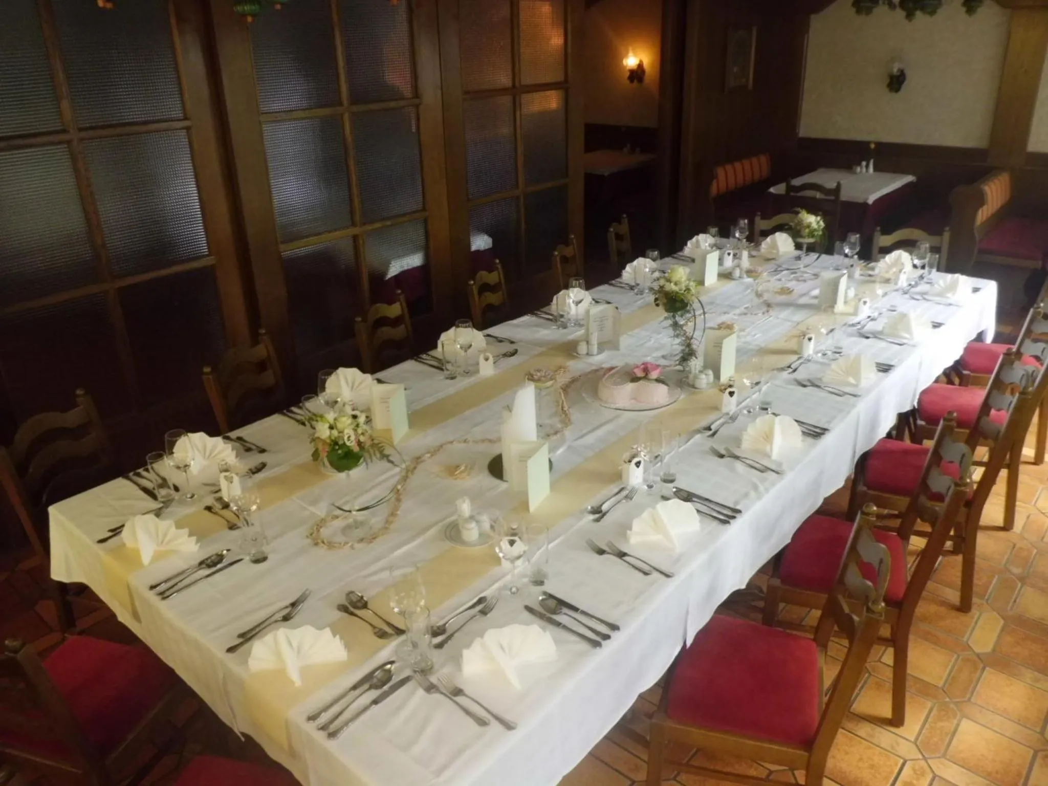 Restaurant/places to eat in Hotel Restaurant zum Schwan