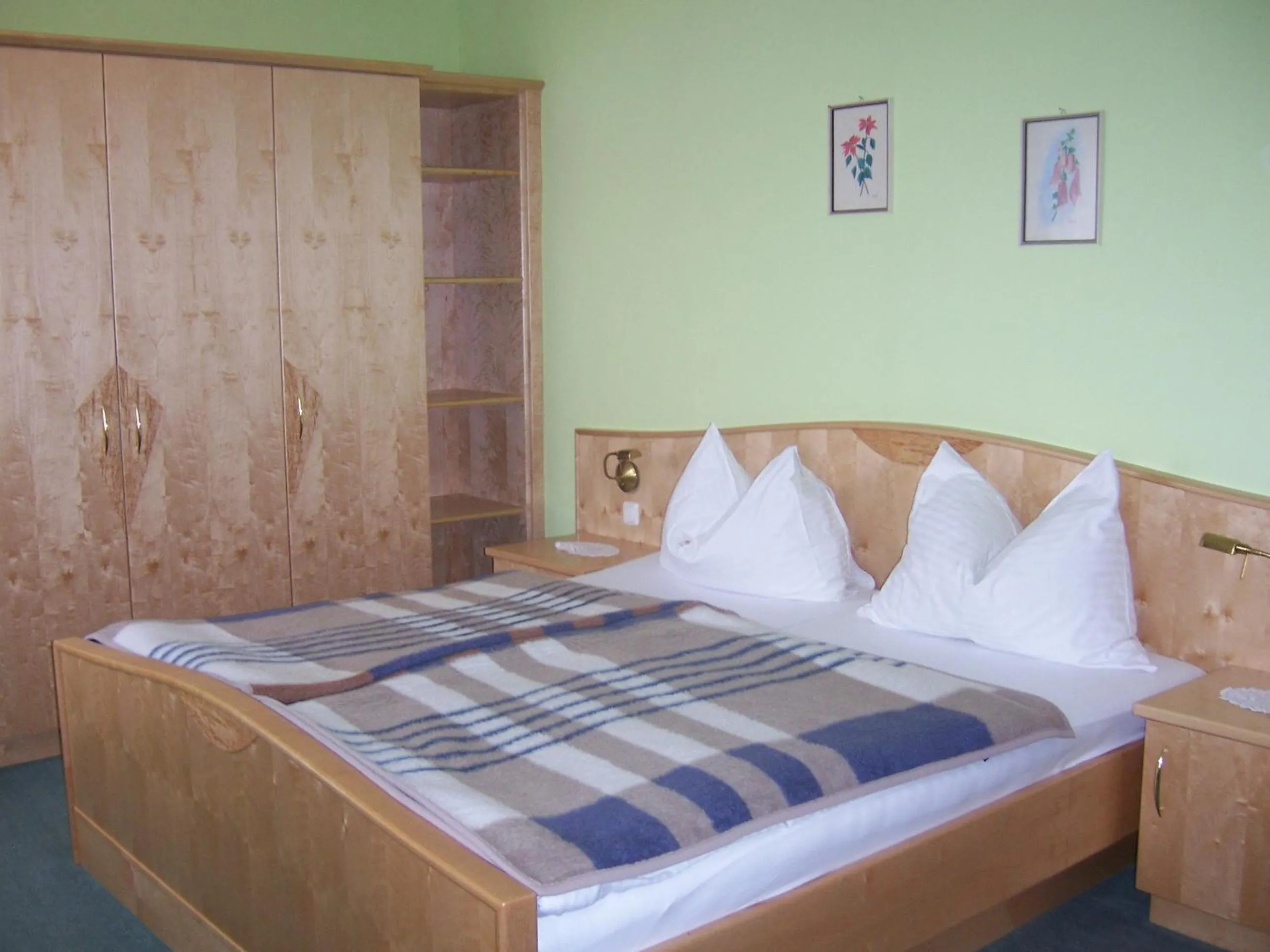 Bedroom, Bed in Hotel Restaurant zum Schwan