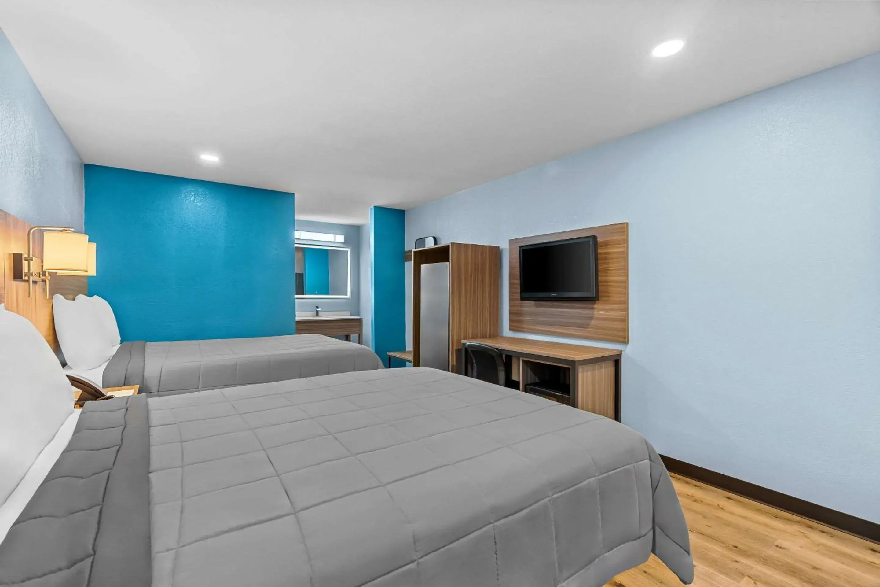 Bedroom, Bed in Rodeway Inn & Suites Bedroom, Bed in Rodeway Inn & Suites