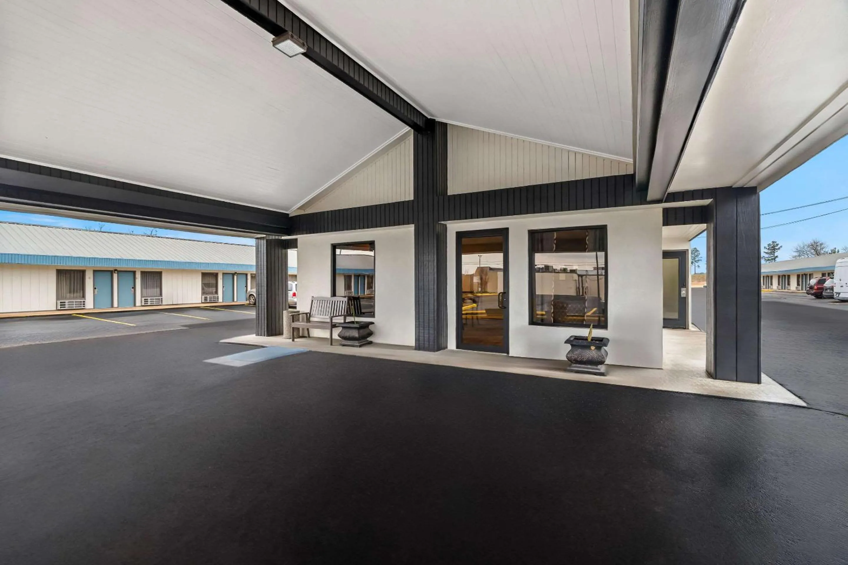 Property building in Rodeway Inn & Suites