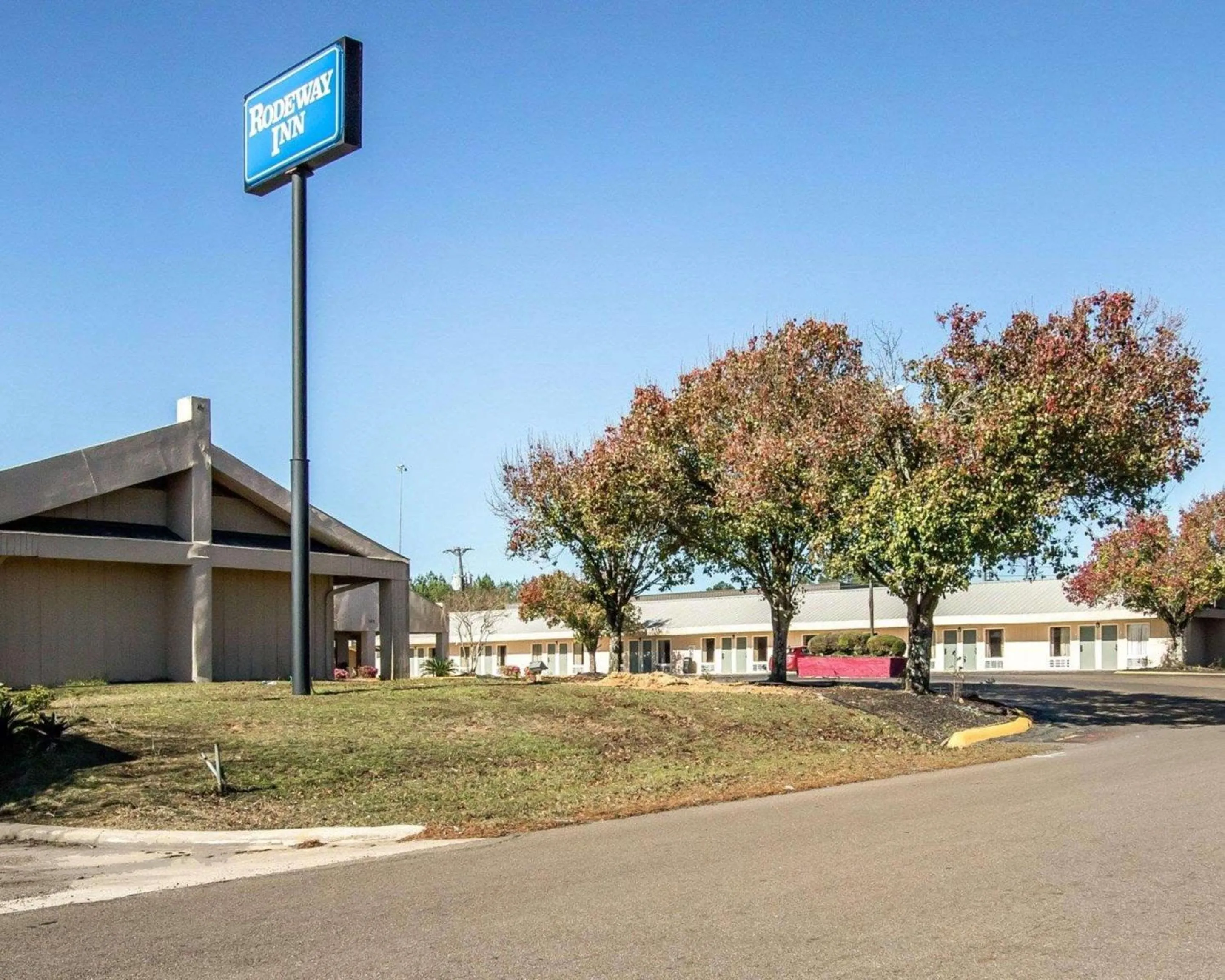 Property building in OYO Hotel Brookhaven MS - I-55
