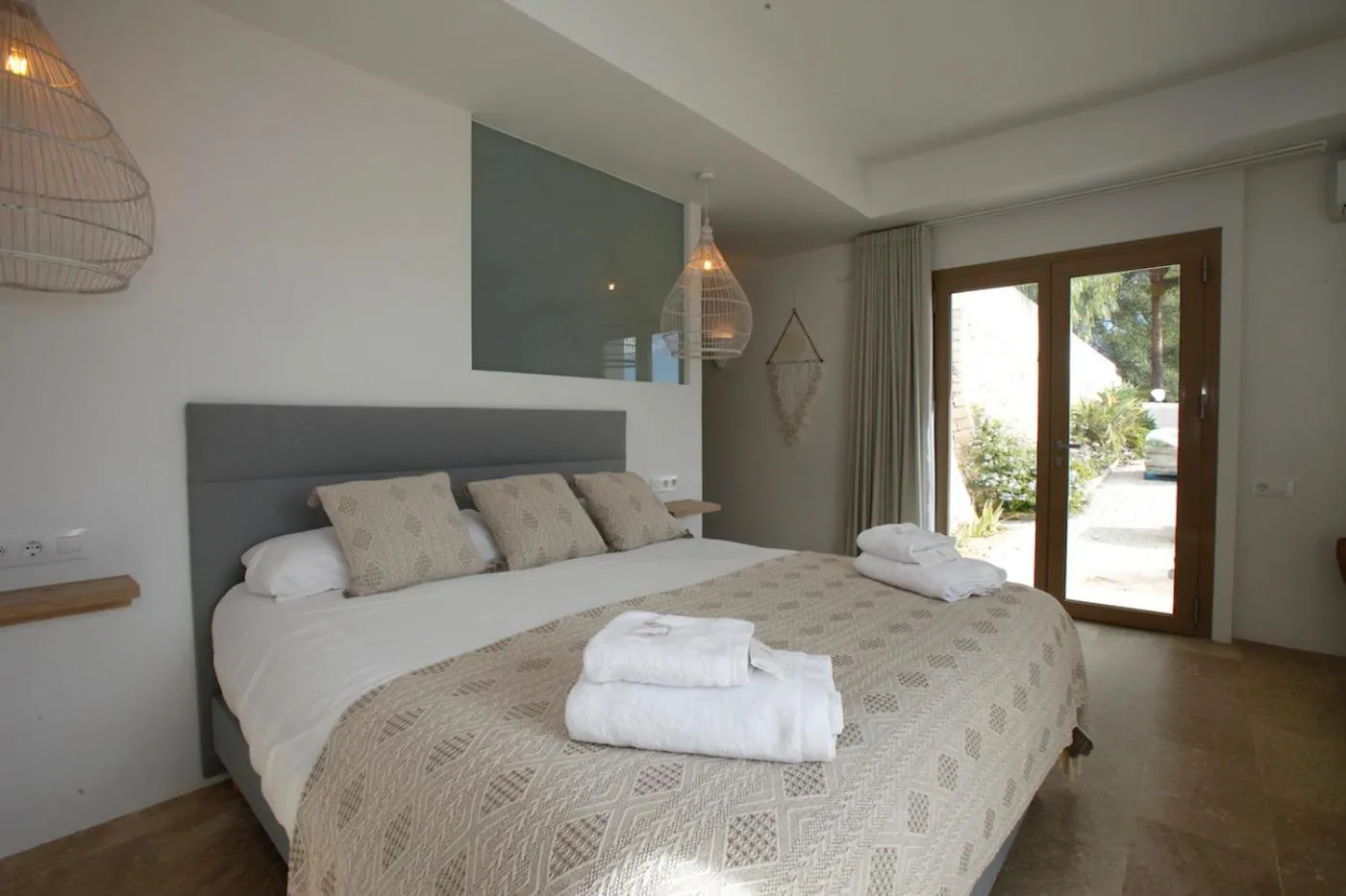 Bed in Abeniss Boutique B&B