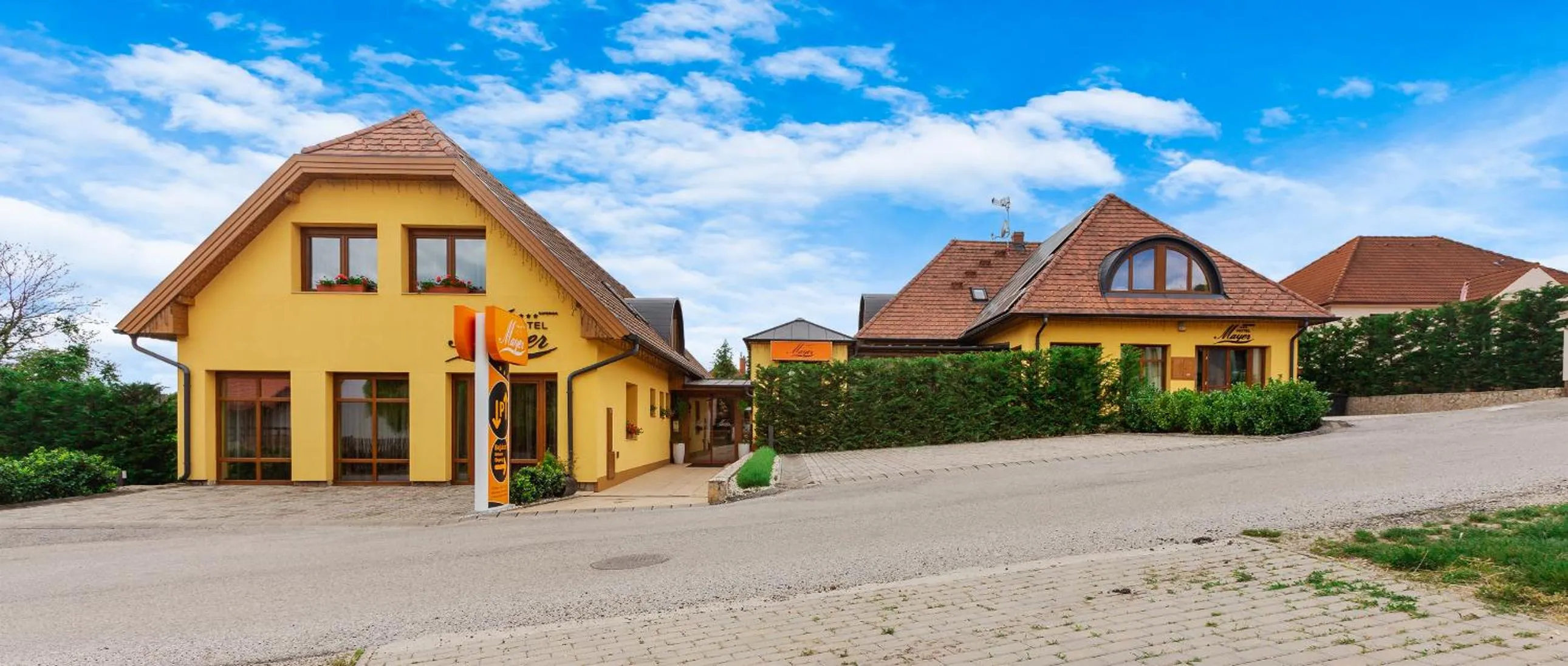 Property building in Hotel Mayer Alsóörs