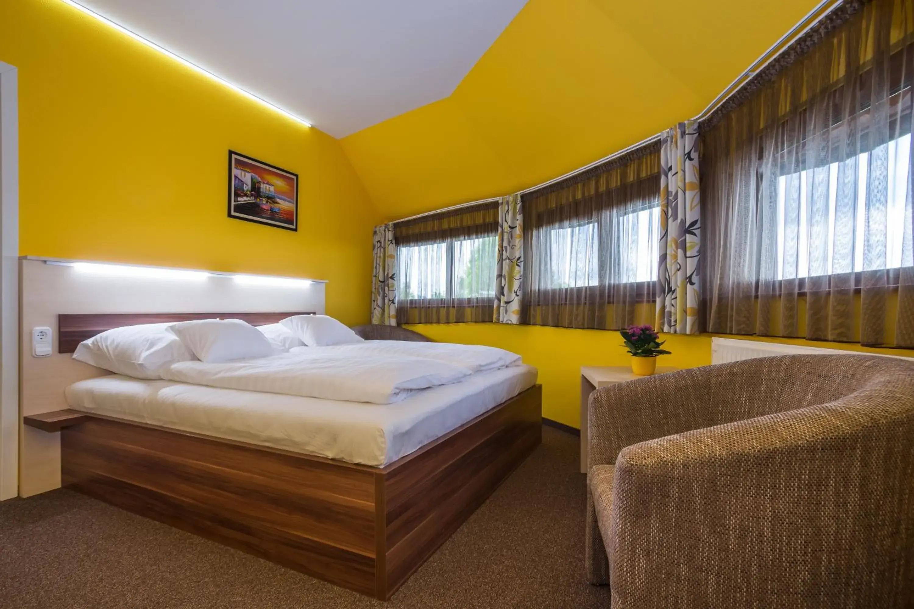 Two Connecting Double Rooms in Hotel Mayer Alsóörs Two Connecting Double Rooms in Hotel Mayer Alsóörs