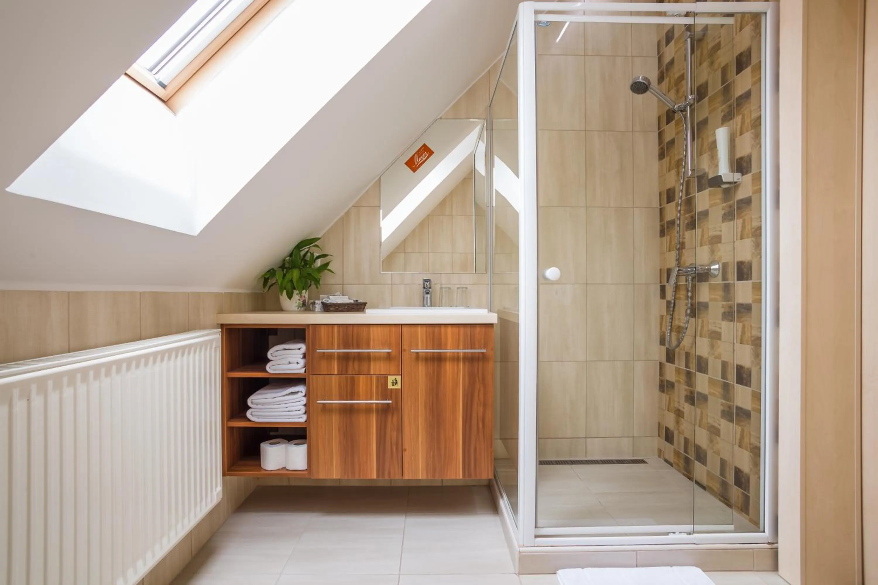 Bathroom in Hotel Mayer Alsóörs
