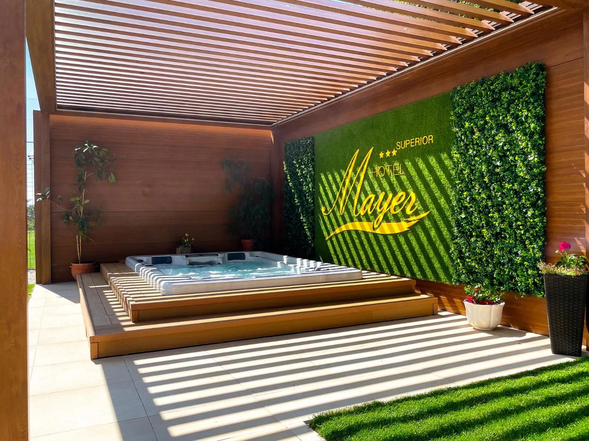 Hot Tub in Hotel Mayer Alsóörs