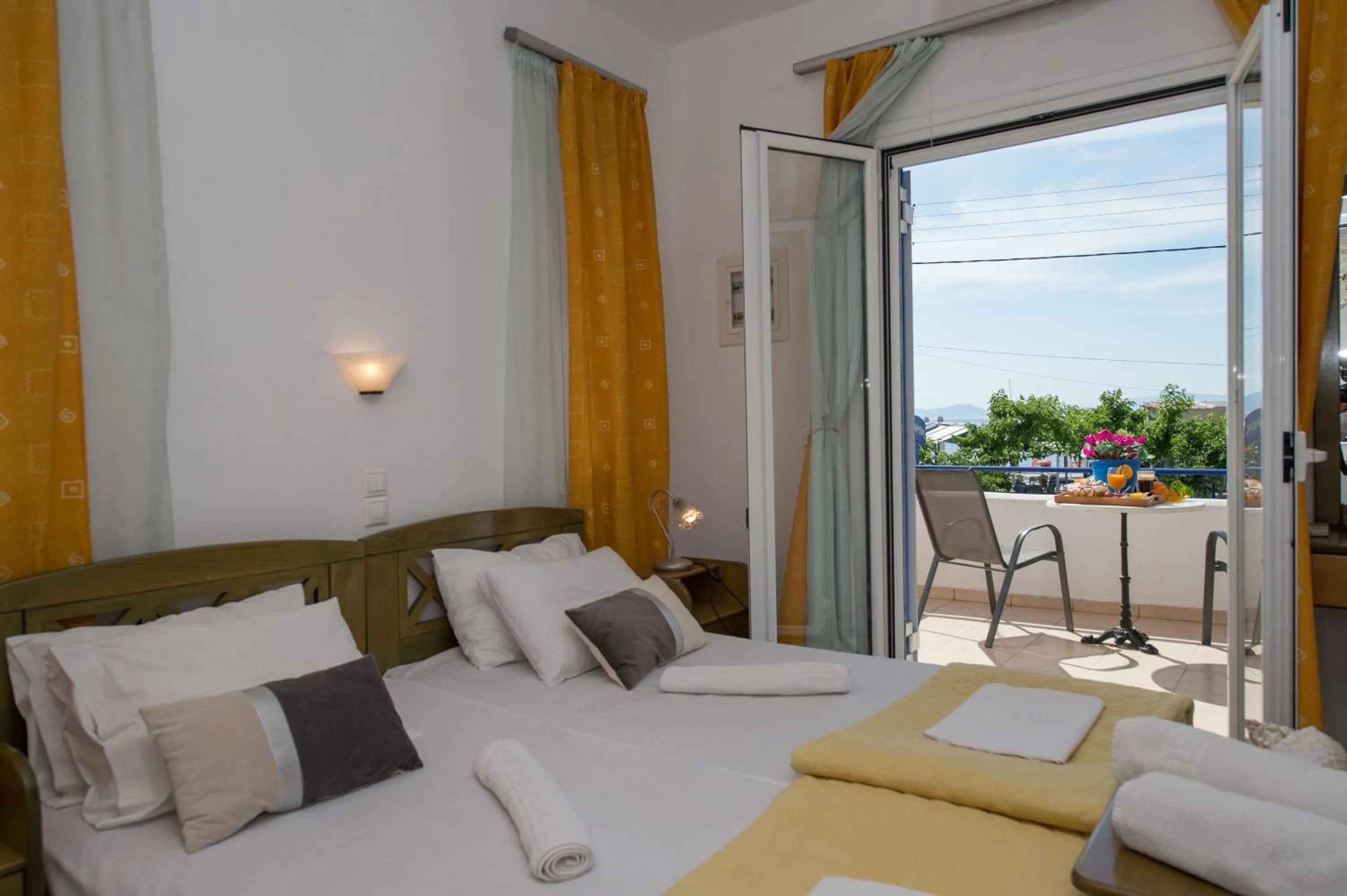 Hotel Avra