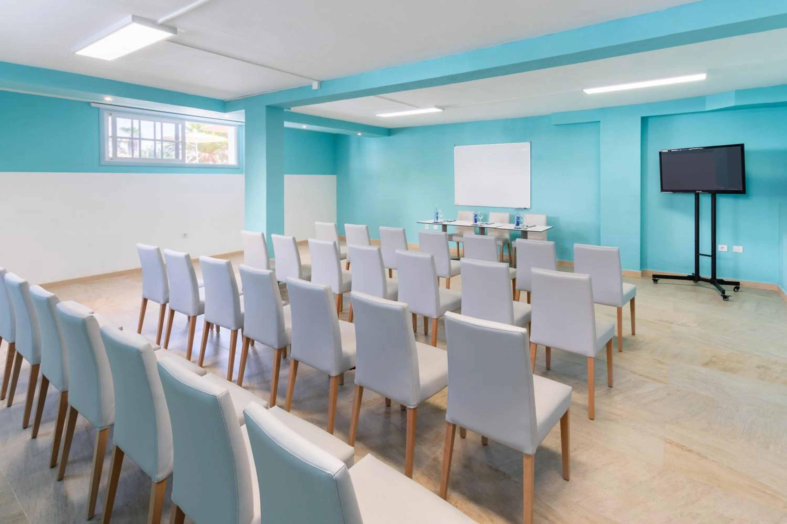 TV and multimedia in Hotel Tropical Park