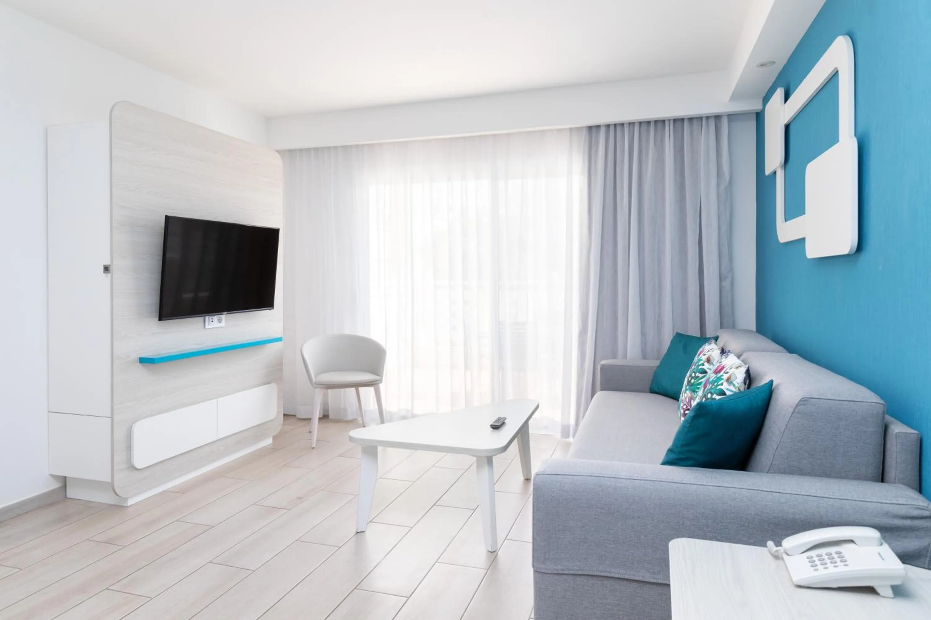 TV and multimedia in Hotel Tropical Park