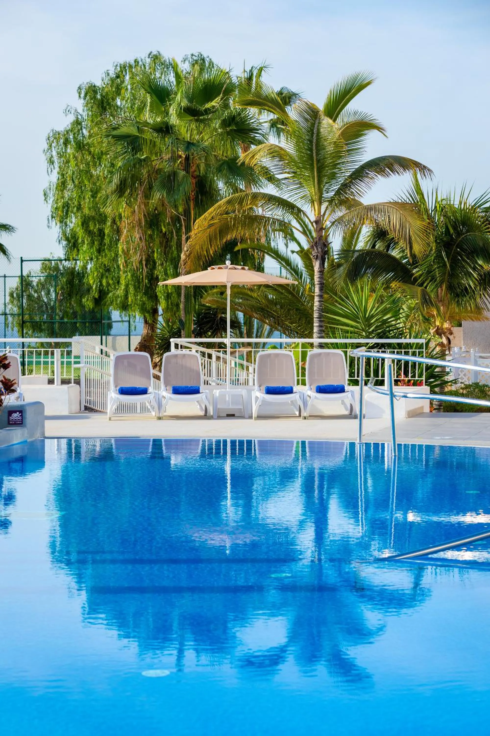 Swimming pool in Hotel Tropical Park