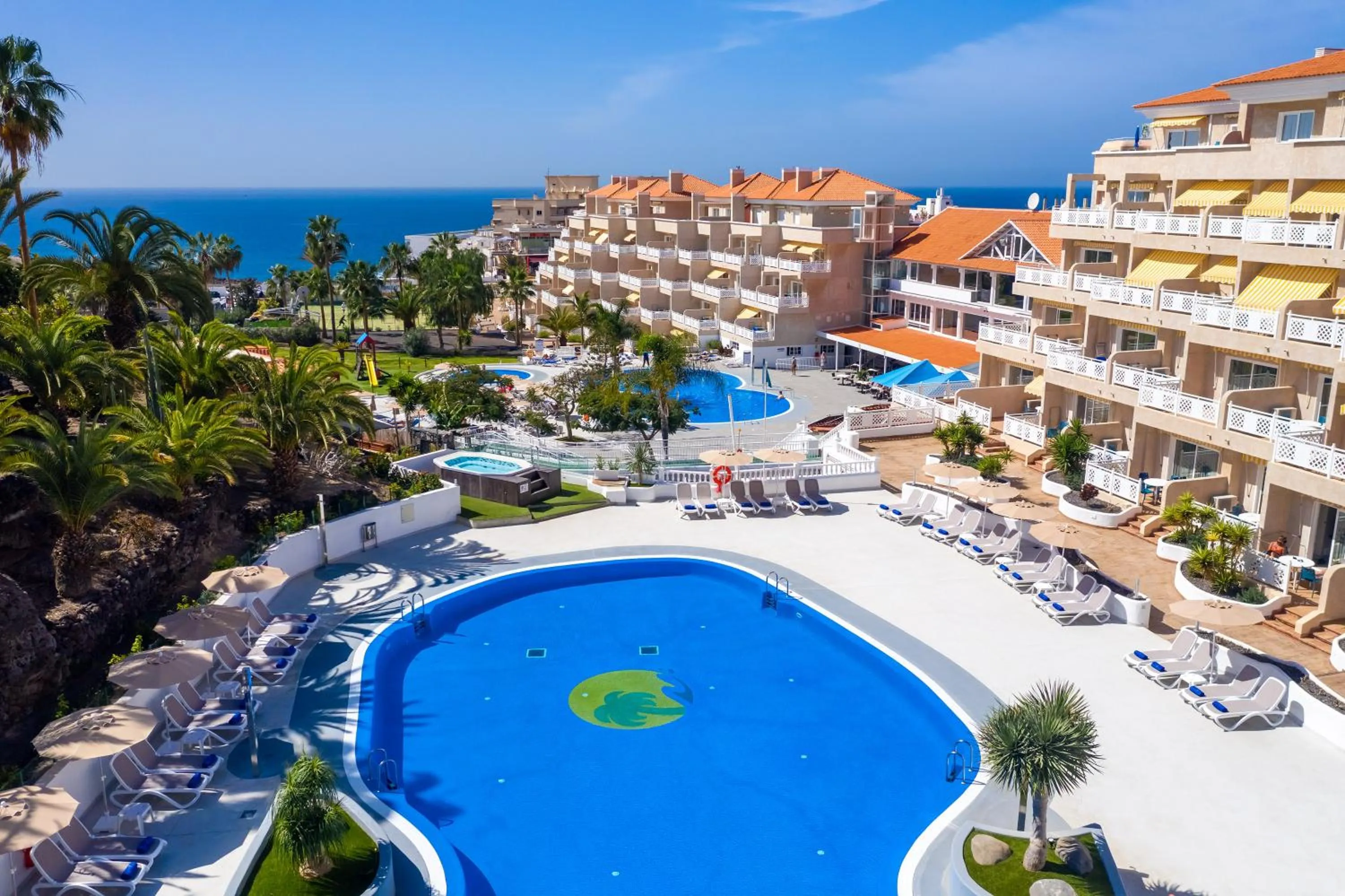 Pool view in Hotel Tropical Park