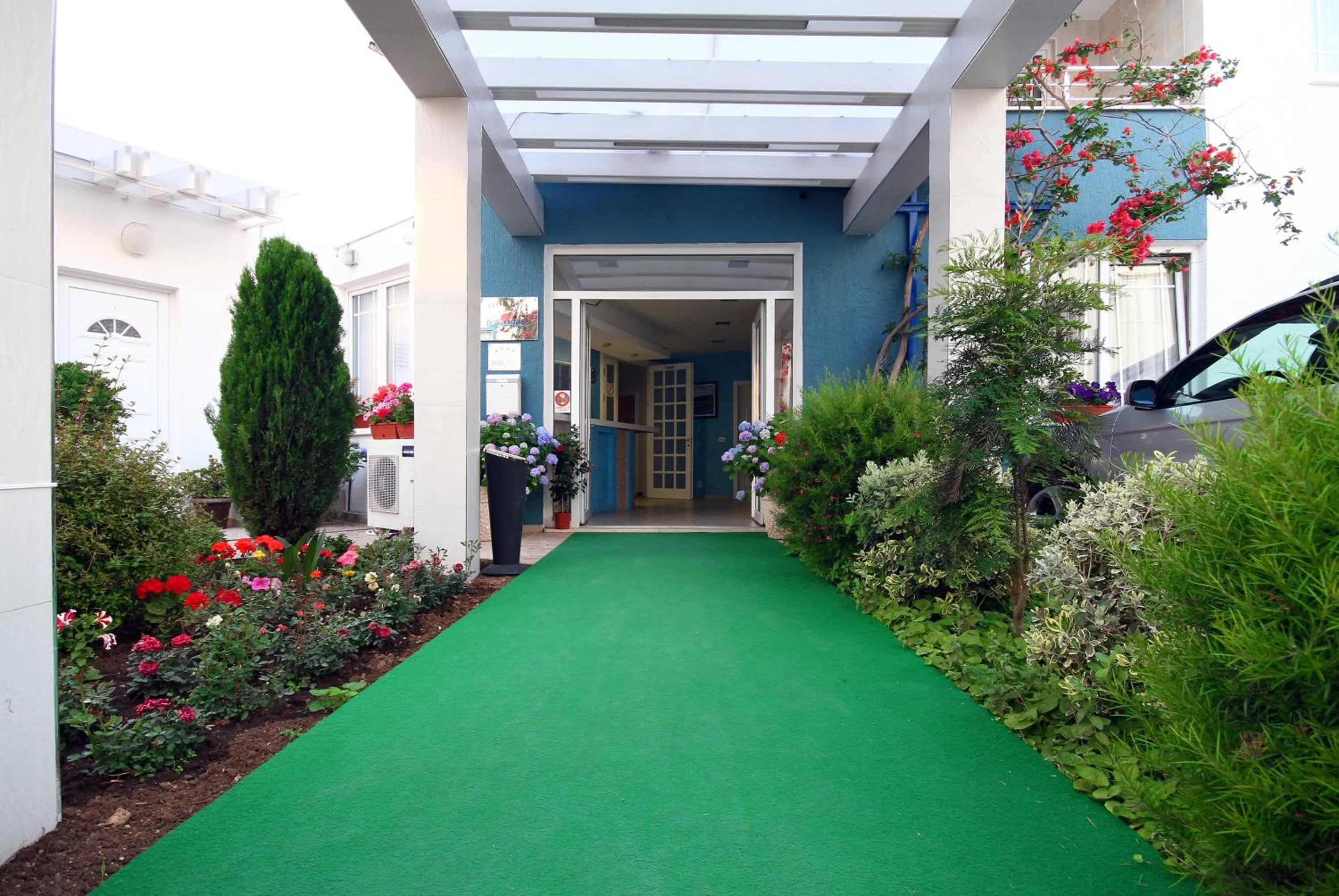 Facade/entrance in Hotel Bella Vista