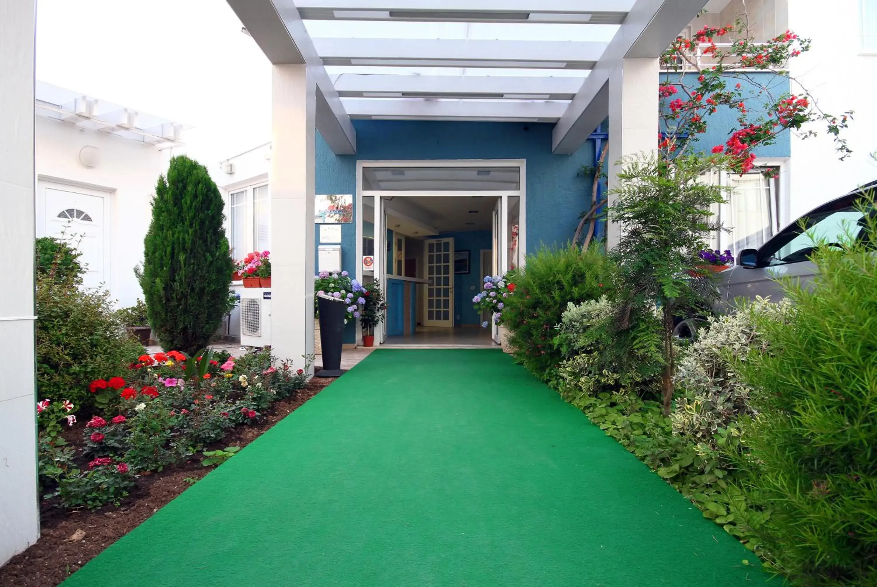 Facade/entrance in Hotel Bella Vista Facade/entrance in Hotel Bella Vista