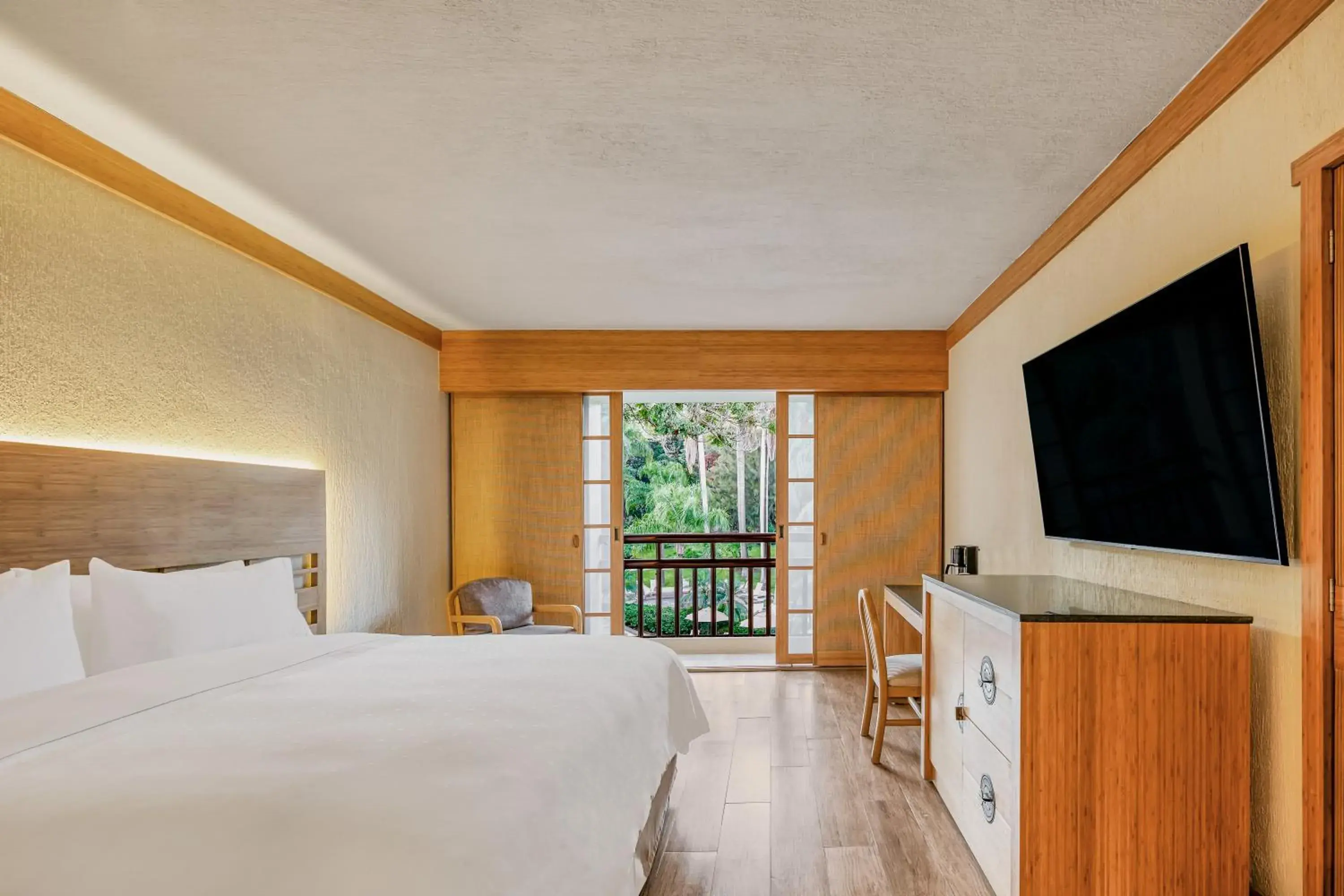 Bedroom, Bed in Grand Fiesta Americana Sumiya Cuernavaca Bedroom, Bed in Grand Fiesta Americana Sumiya Cuernavaca