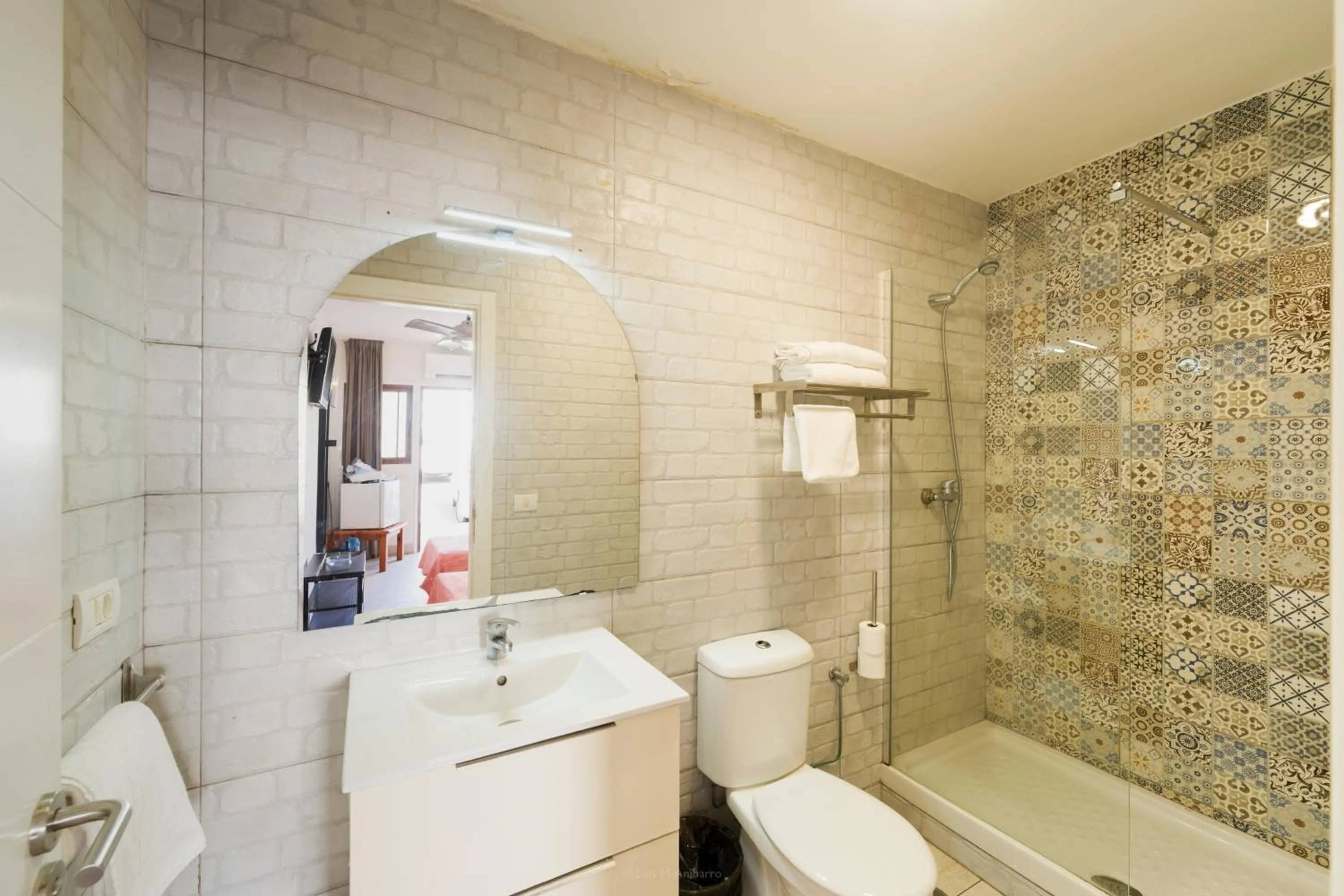 Shower in Apartamentos Tinerfe Garden