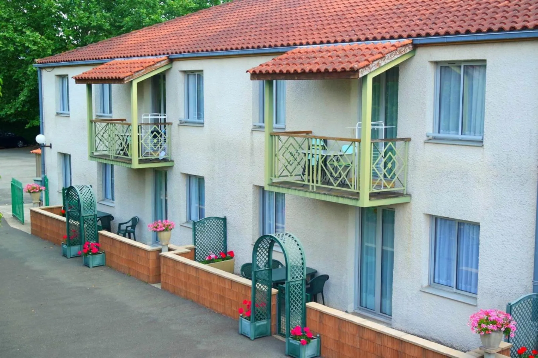 Property building in Appart'hôtel Le Tulipier