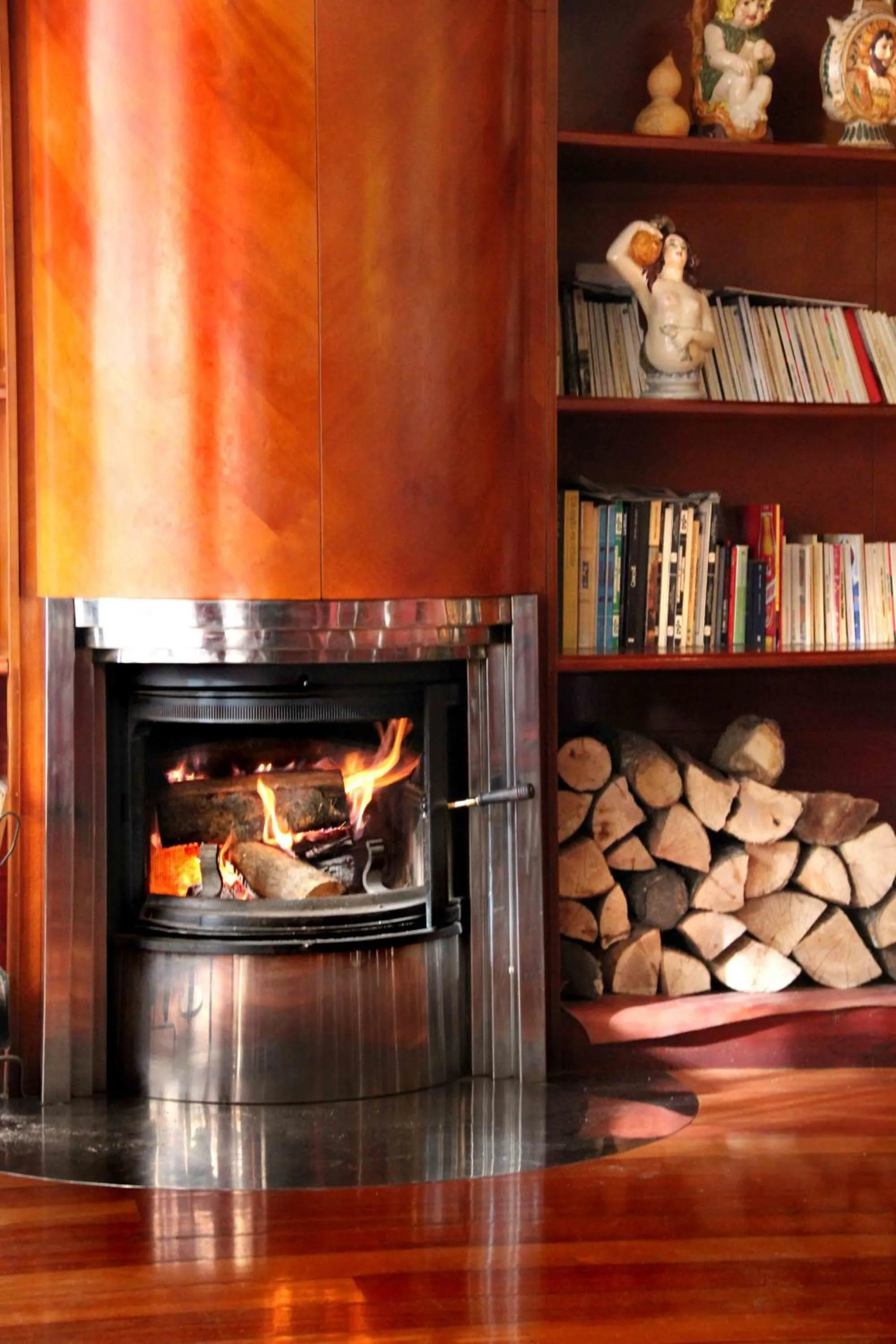 Communal lounge/ TV room in Hotel Virrey