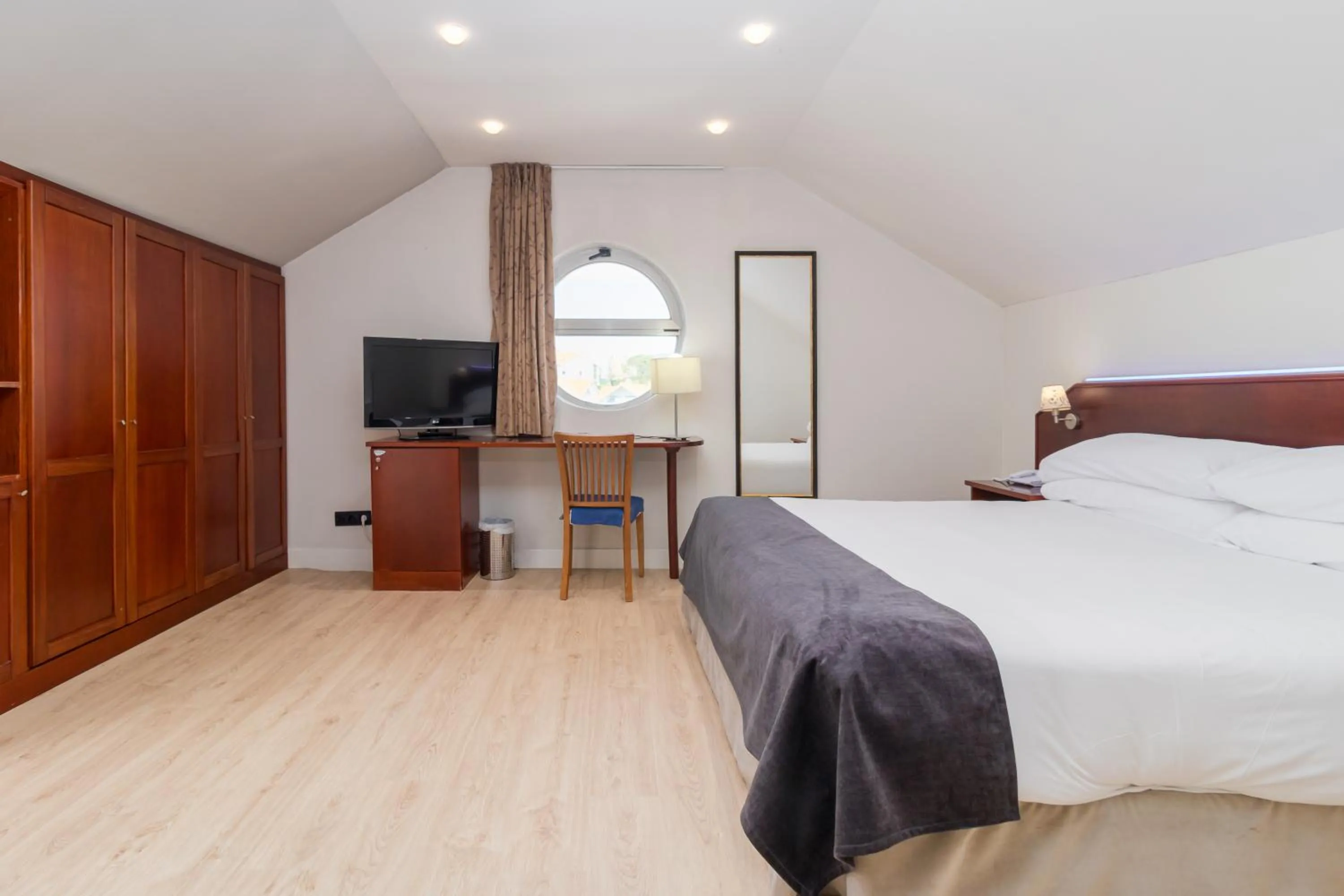 Photo of the whole room, Bed in Hotel Milagros Golf