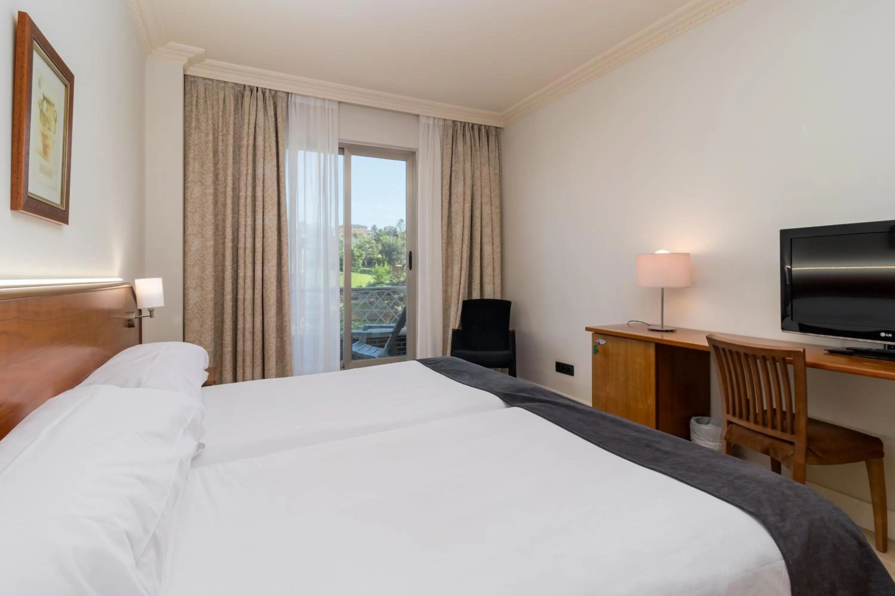 Bedroom, Bed in Hotel Milagros Golf