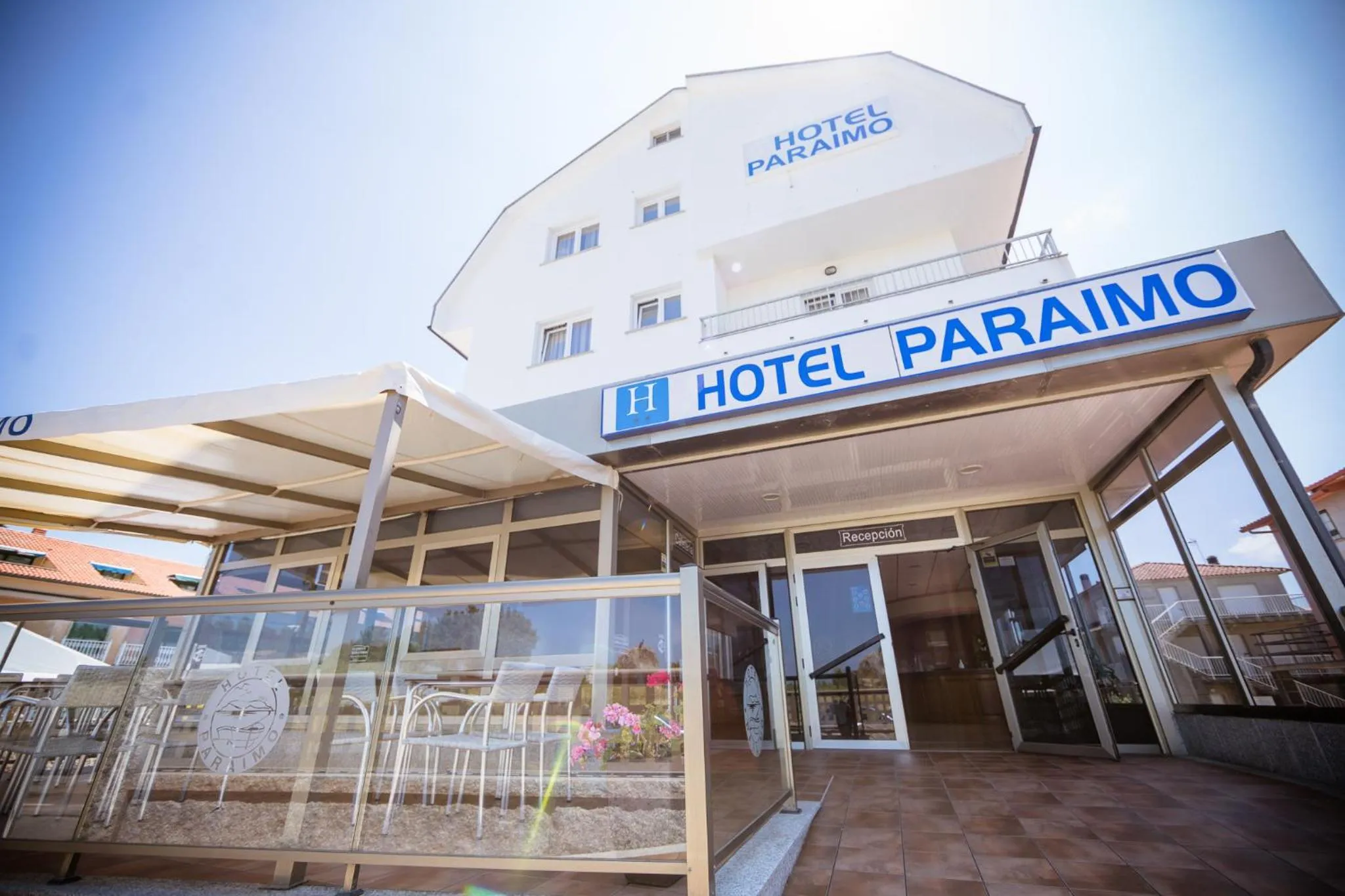 Property building in Hotel Paraimo