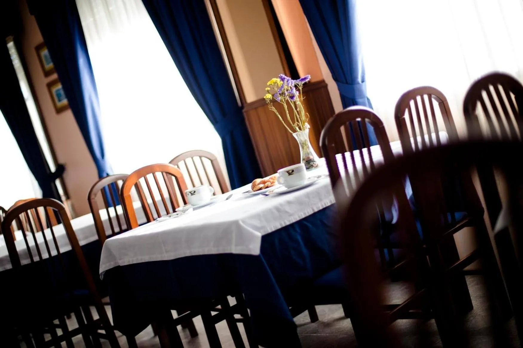 Restaurant/places to eat in Hotel Paraimo