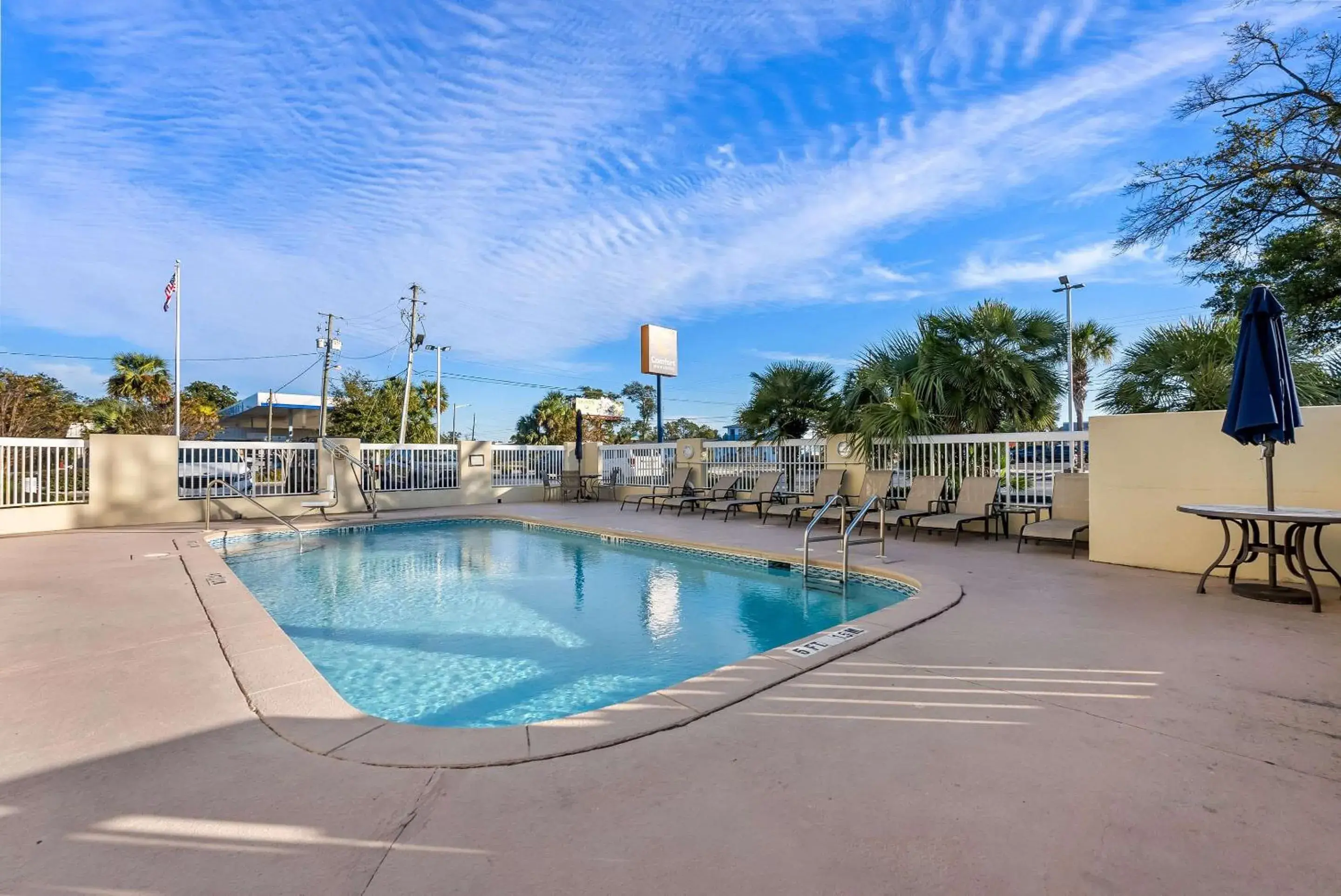 Swimming pool in Comfort Inn & Suites Panama City - St Andrew Swimming pool in Comfort Inn & Suites Panama City - St Andrew