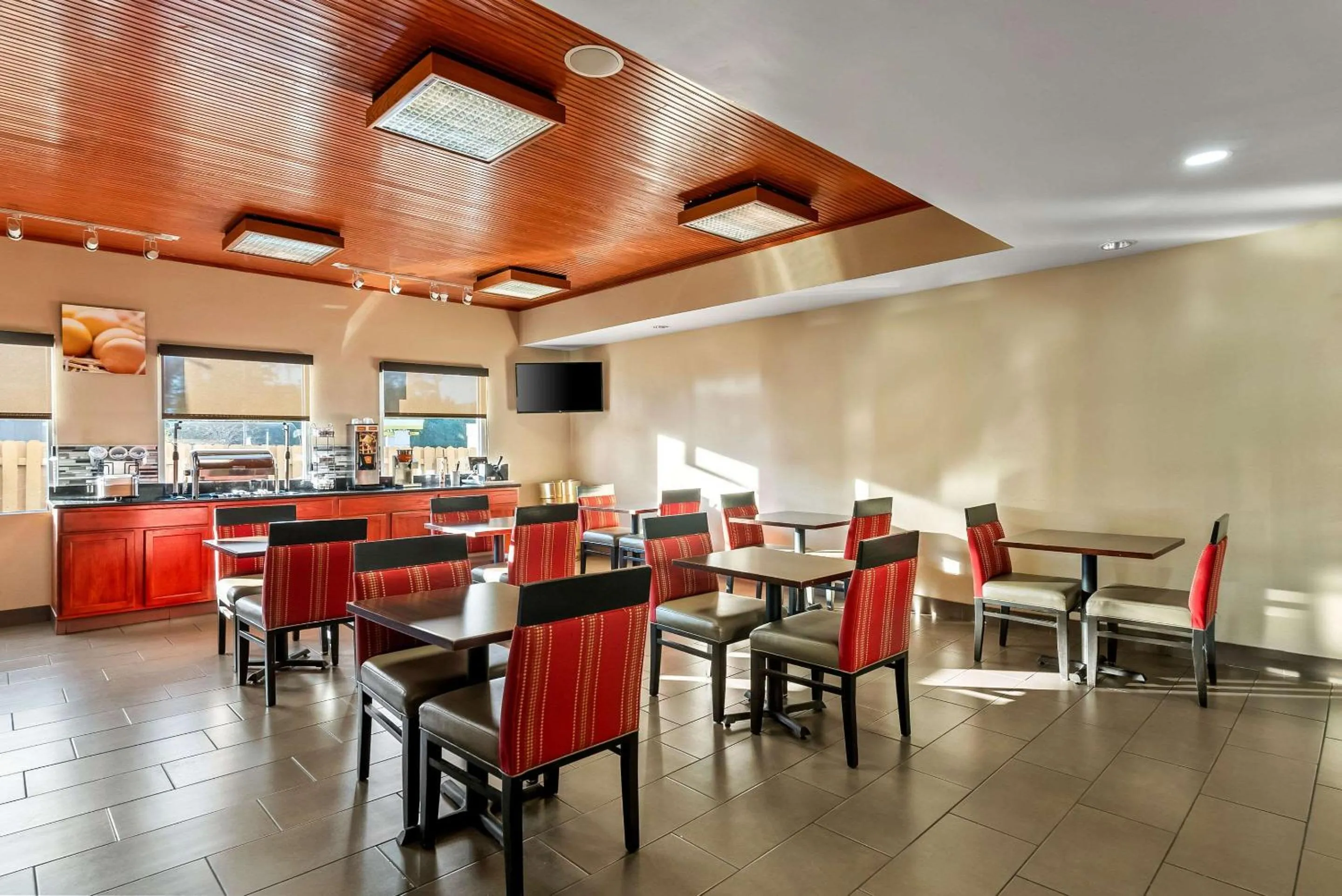 Breakfast in Comfort Inn & Suites Panama City - St Andrew