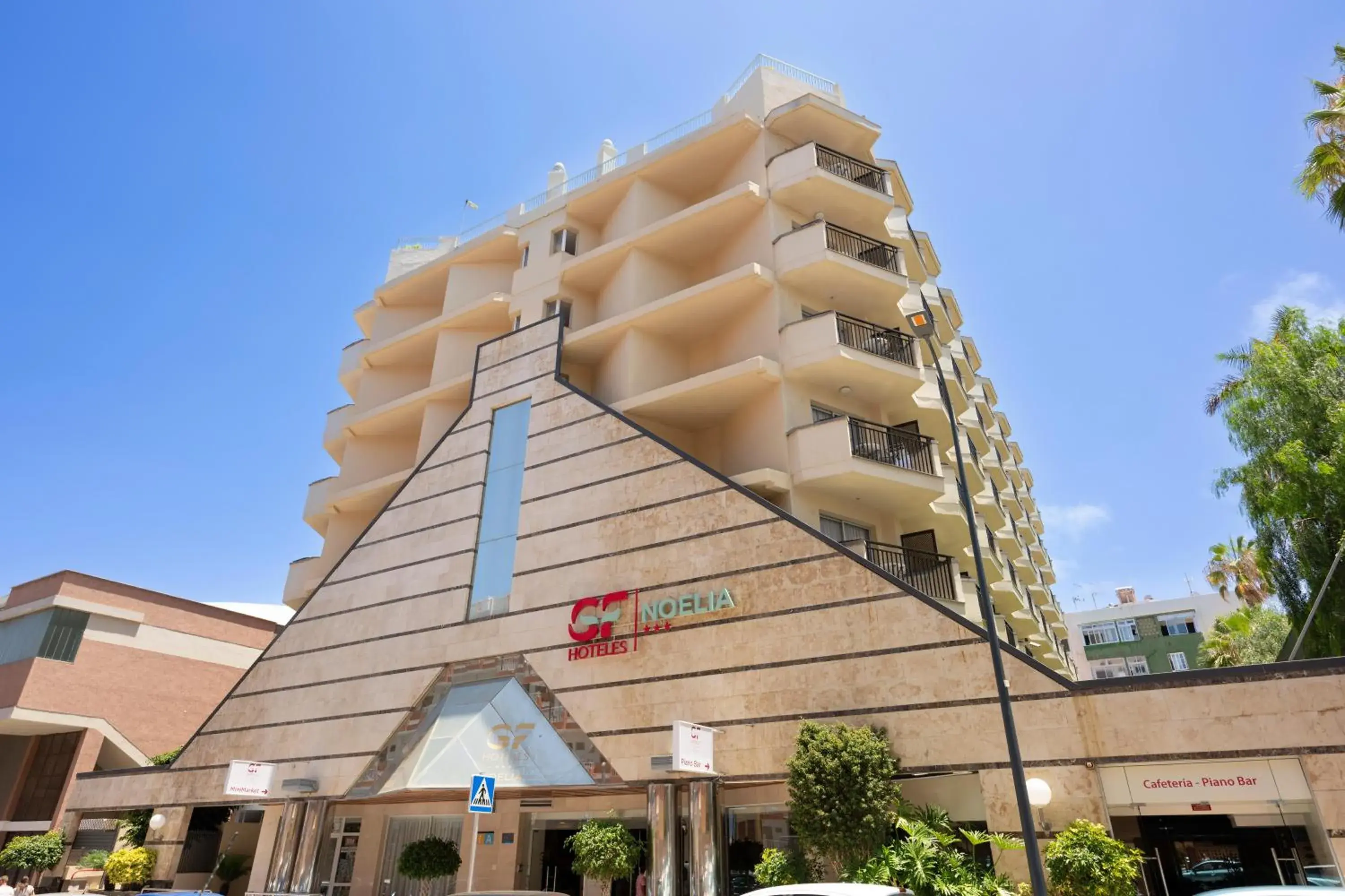 Property building in GF Noelia Property building in GF Noelia