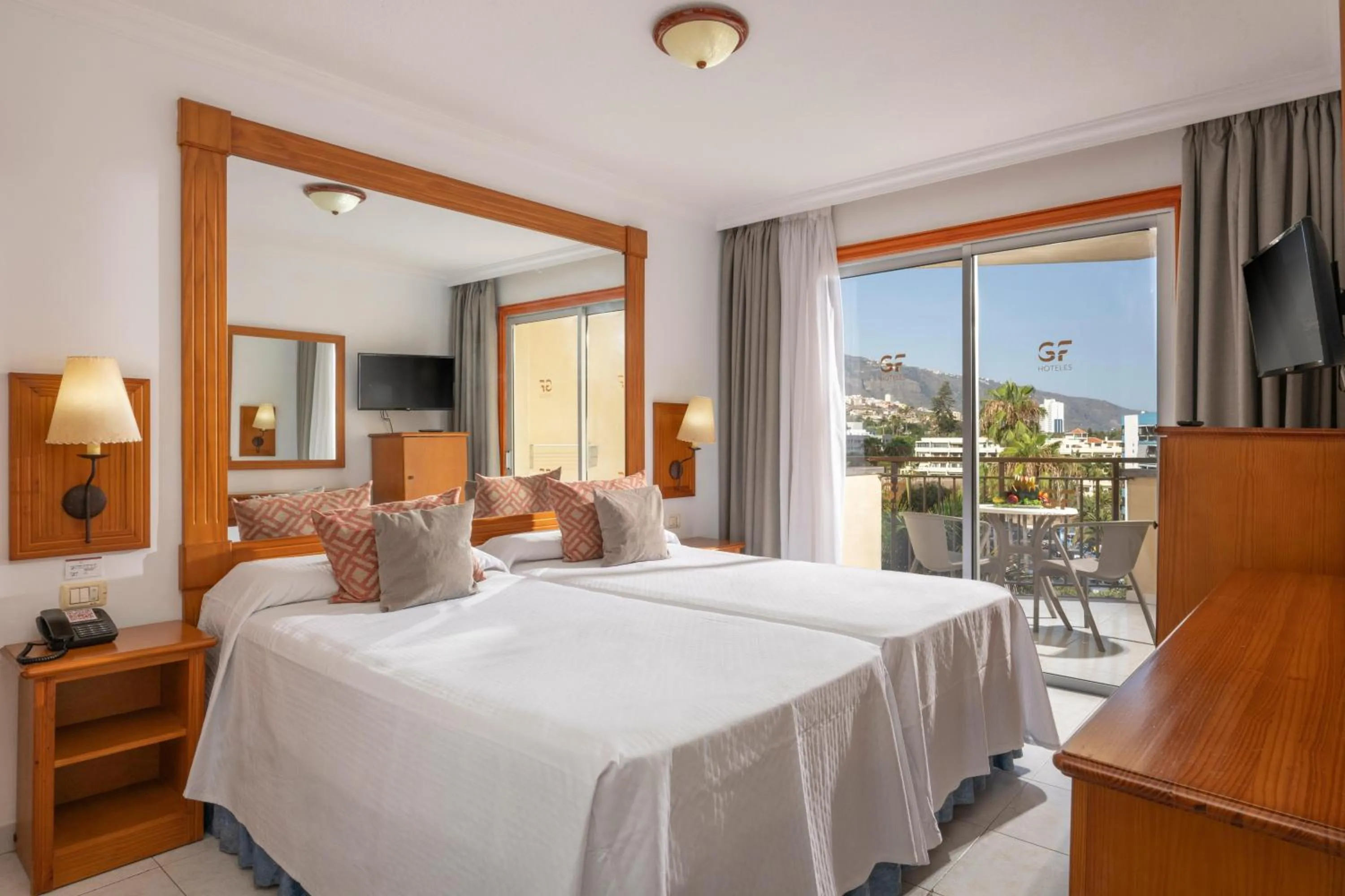 Photo of the whole room, Bed in GF Noelia