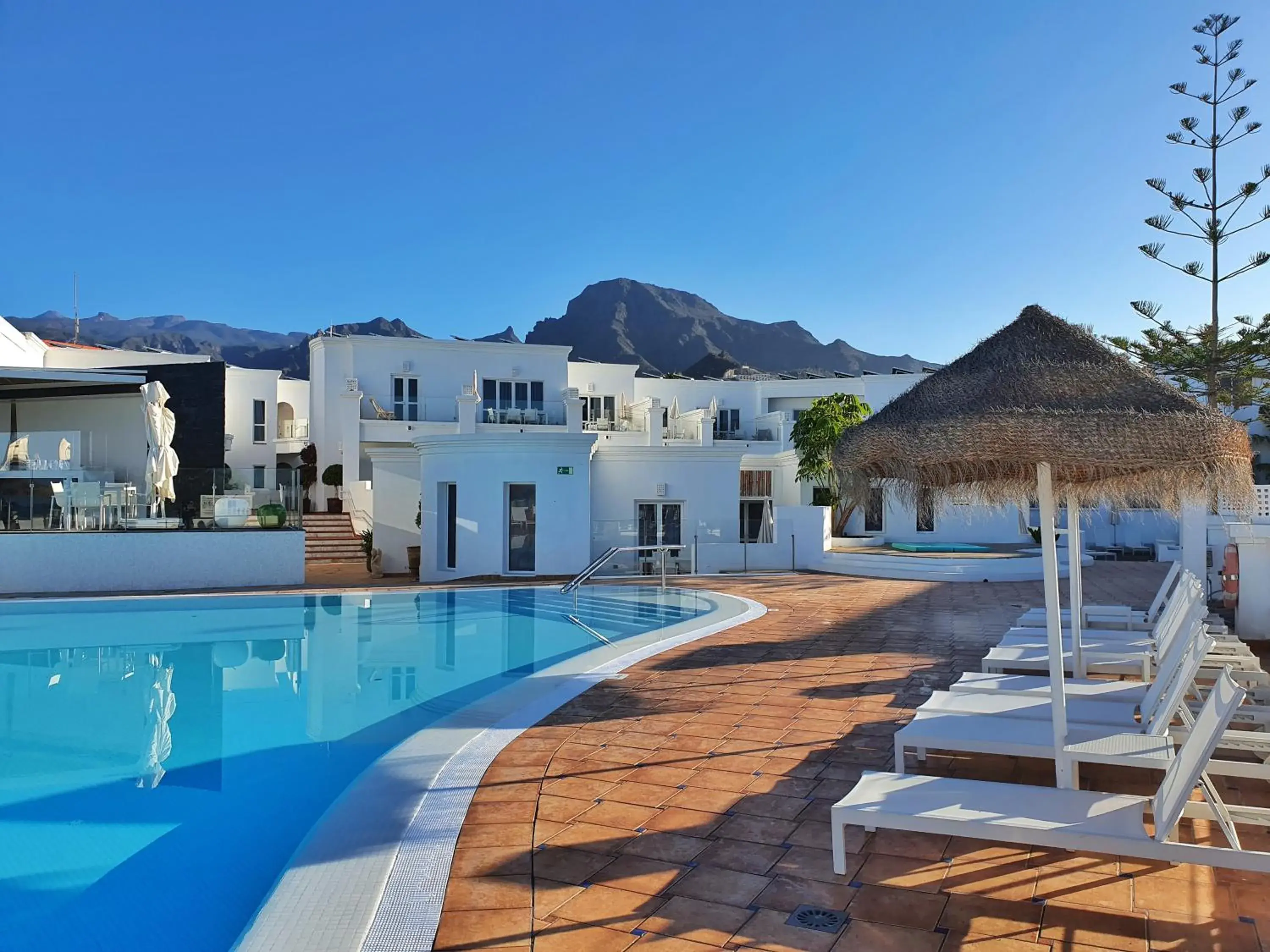 Pool view in Flamingo Beach Mate Pool view in Flamingo Beach Mate