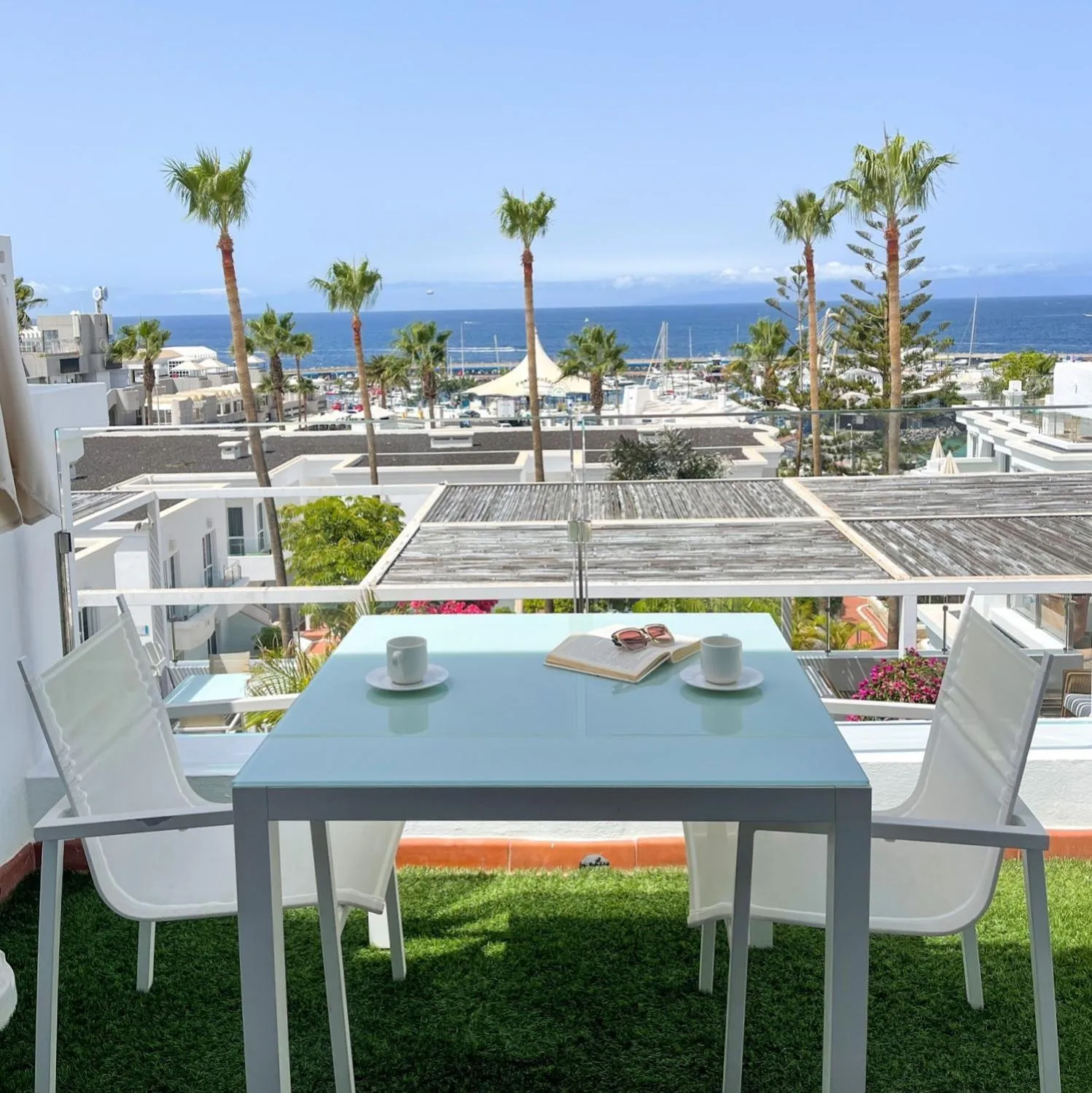 Balcony/Terrace in Flamingo Beach Mate