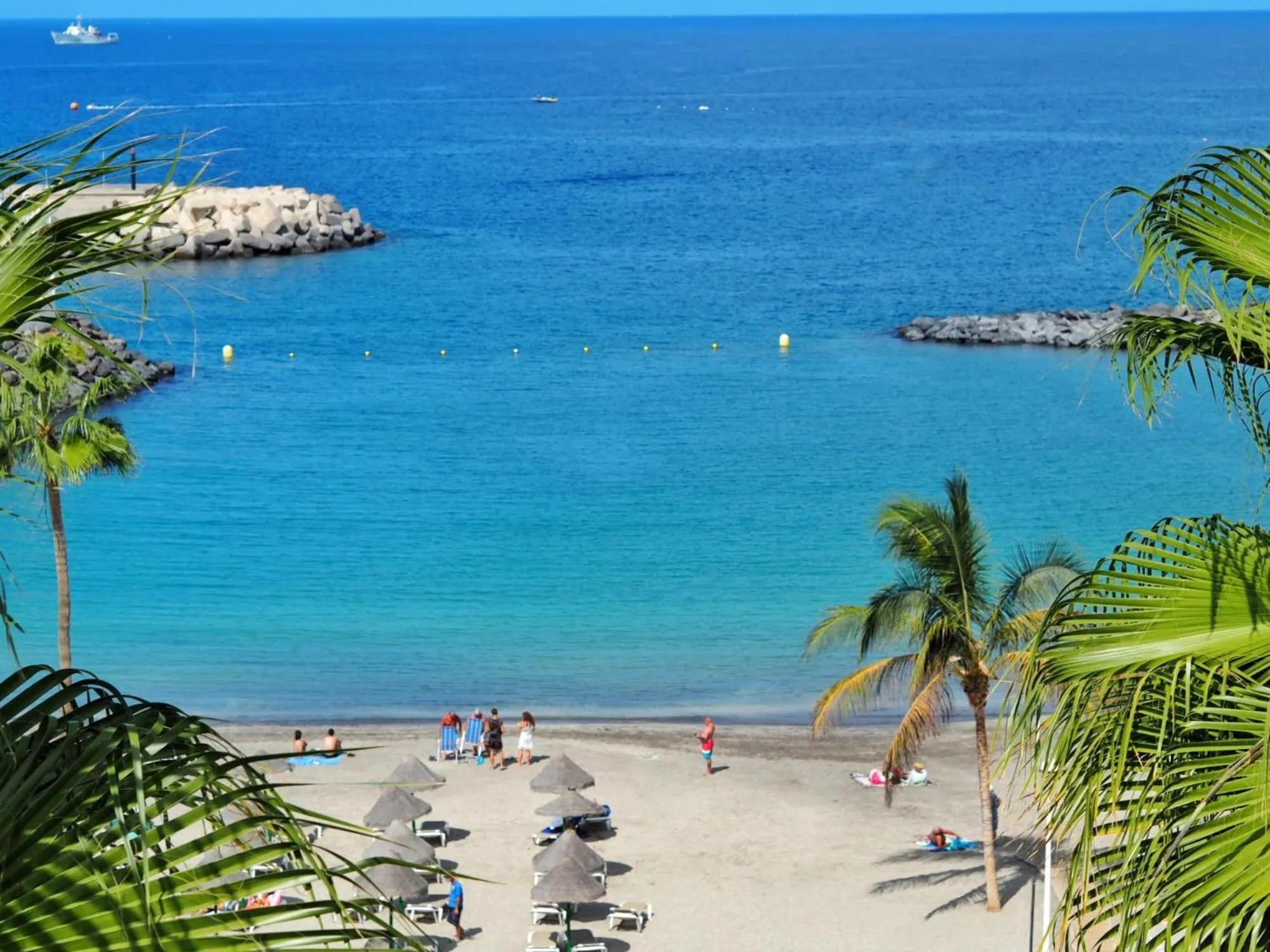 Beach in Flamingo Beach Mate