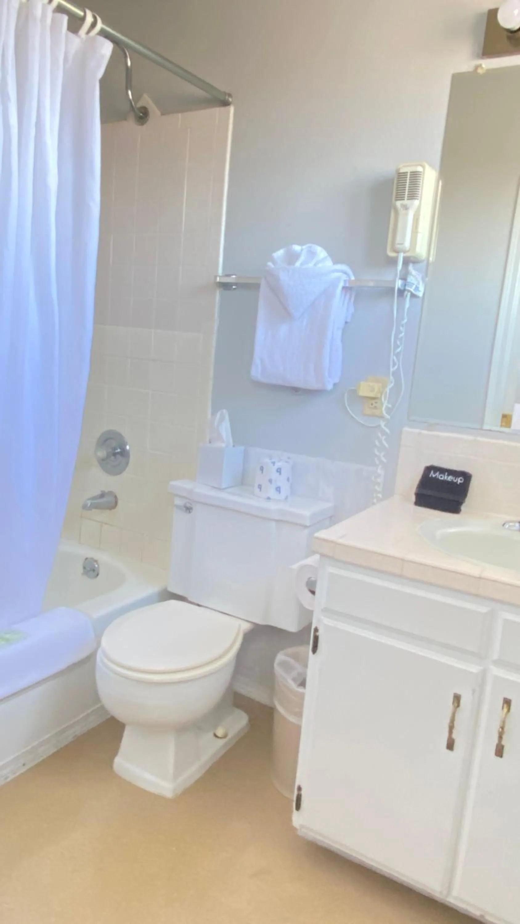 Ocean Shores Inn & Suites