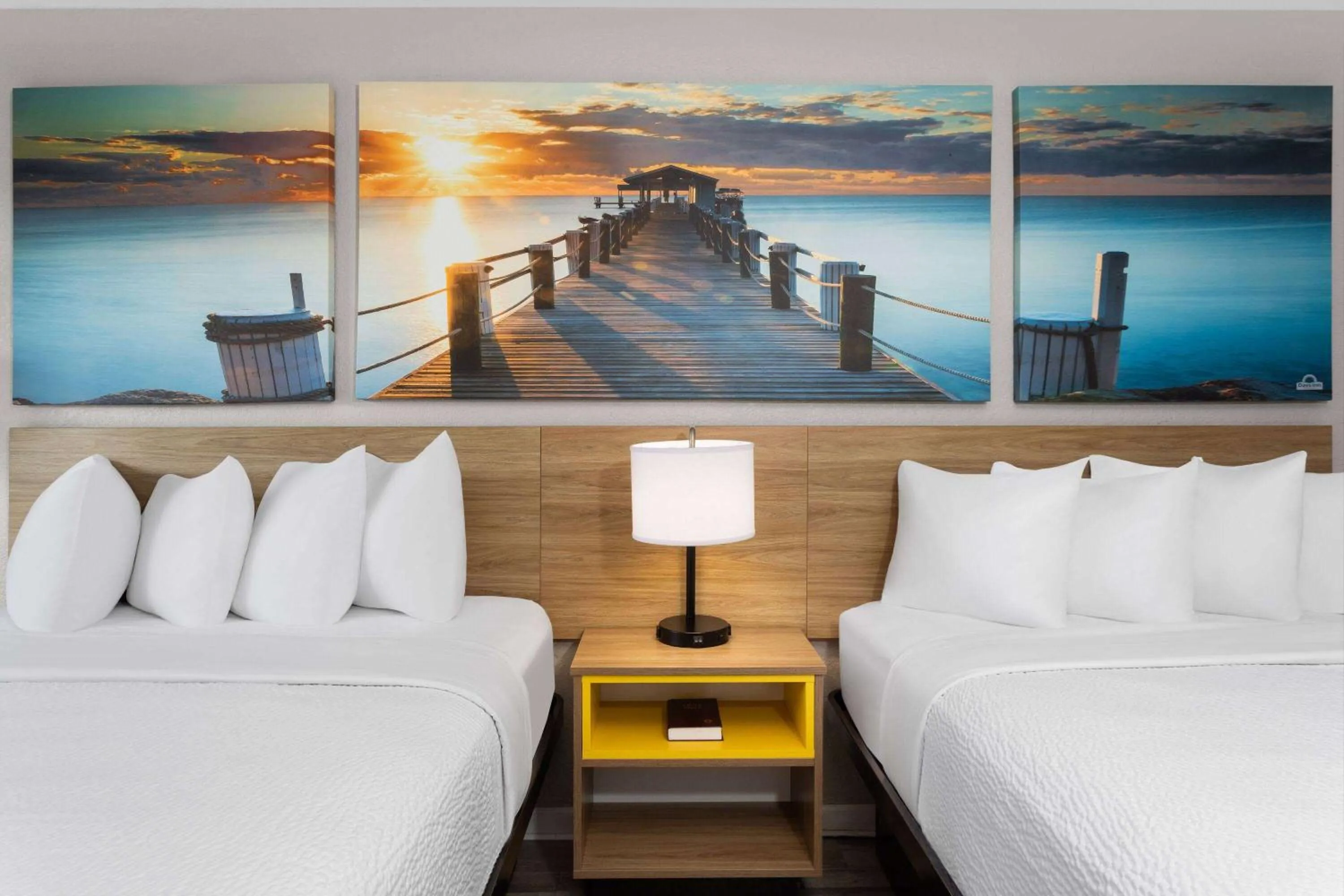 Photo of the whole room, Bed in Days Inn by Wyndham Wildwood I-75